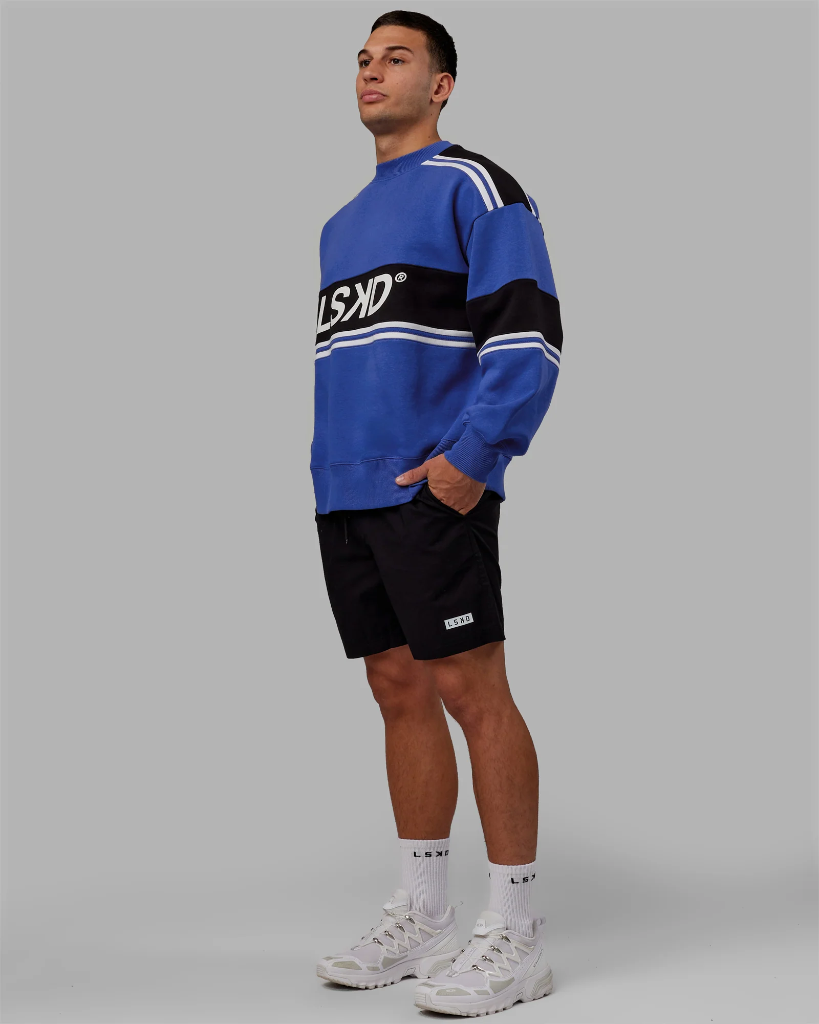 11801-unisex-a-team-sweater-oversize-power-cobalt-black-3.webp Unisex A-Team Sweater Oversize - Power Cobalt-Black
