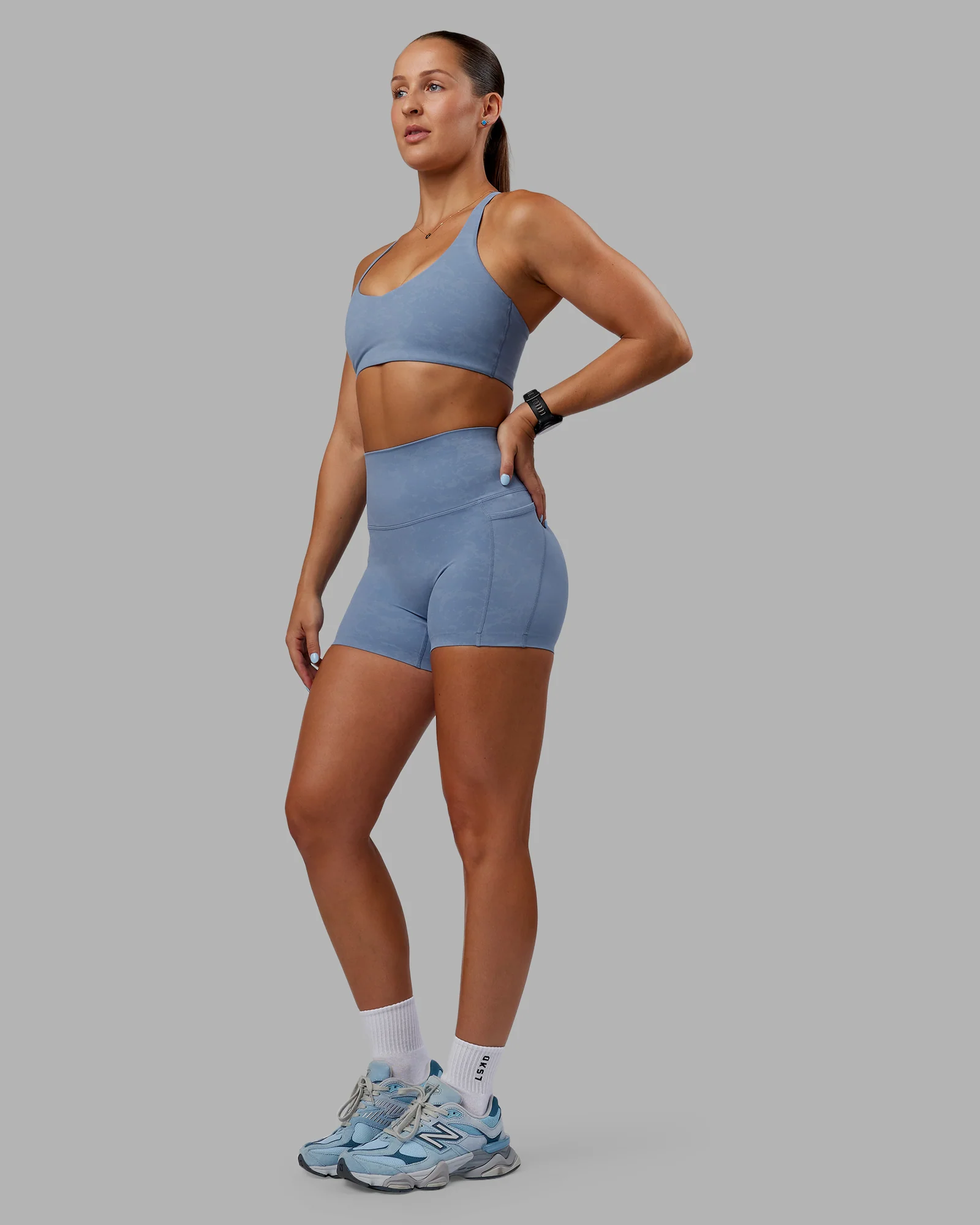 11810-abs-elixir-ultra-high-rise-4-short-pockets-infinity-mirage-3.webp Abs Elixir Ultra High-Rise 4" Short Pockets - Infinity Mirage