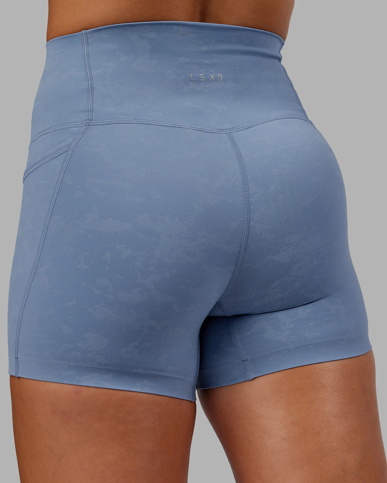 11810-abs-elixir-ultra-high-rise-4-short-pockets-infinity-mirage-9.webp Abs Elixir Ultra High-Rise 4" Short Pockets - Infinity Mirage
