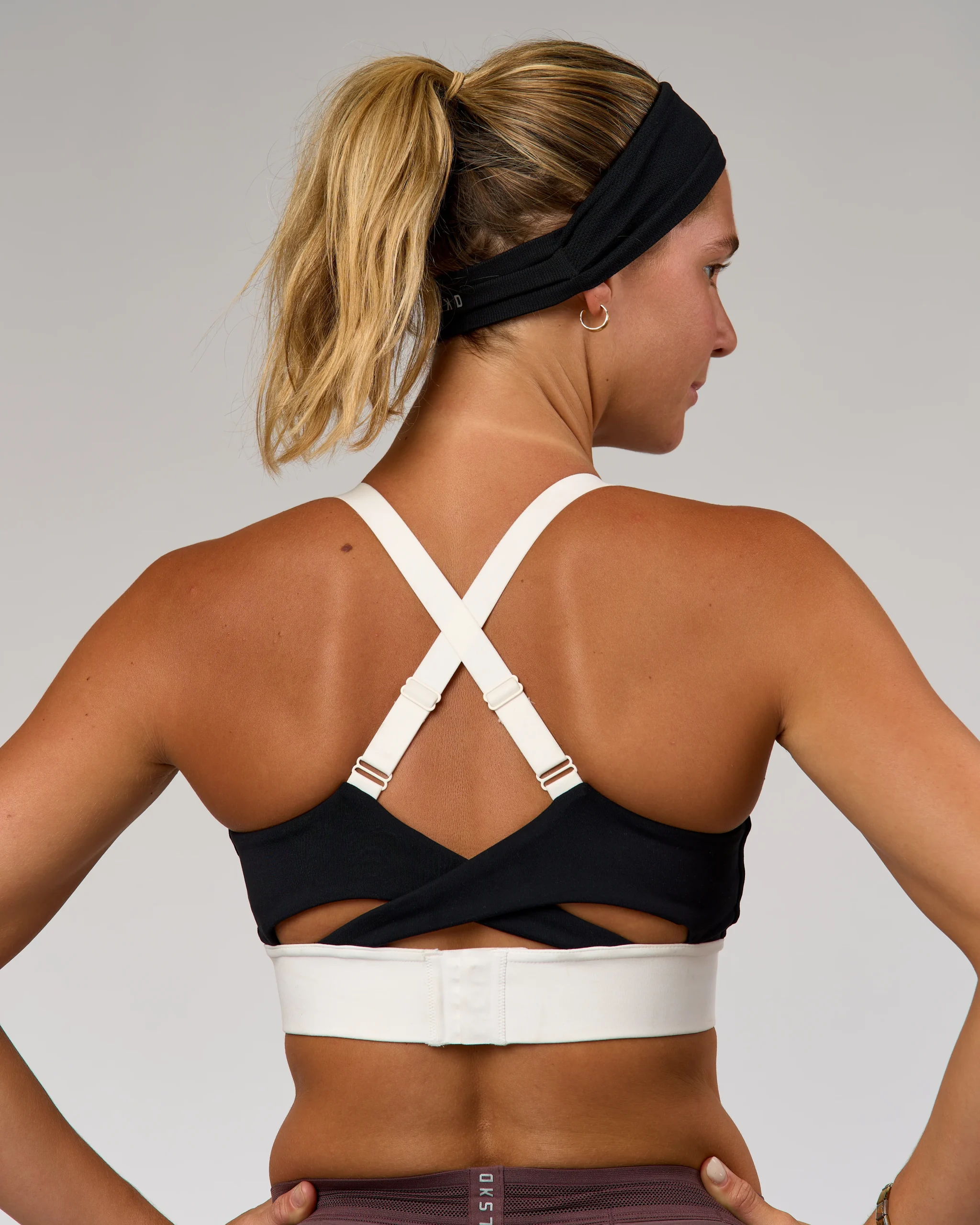 1183-accelerate-aeroflx-headband-black-2.webp Accelerate AeroFLX+ Headband - Black