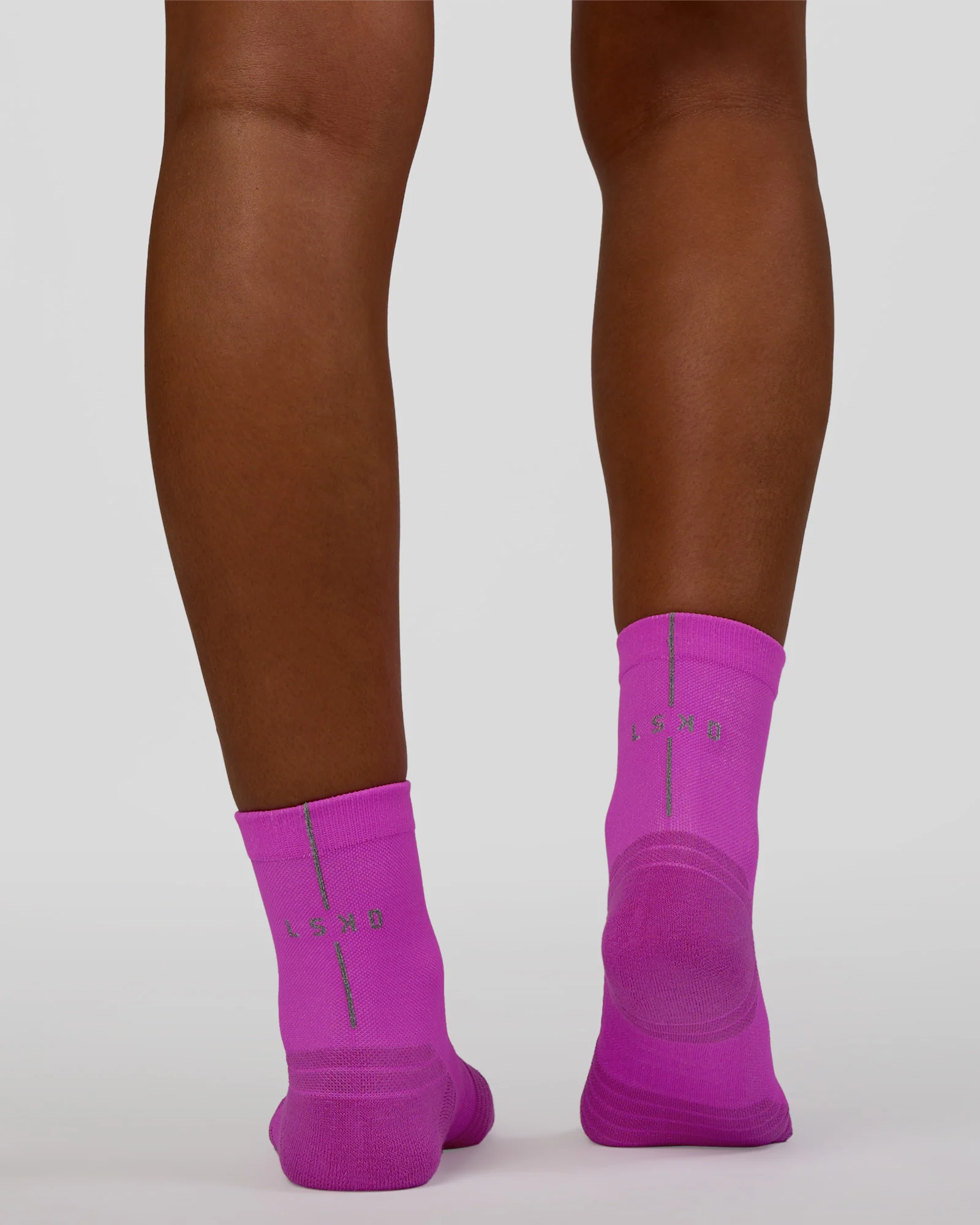 11900-race-fast-performance-quarter-socks-ultra-fuchsia-reflective-3.webp Race Fast Performance Quarter Socks - Ultra Fuchsia-Reflective