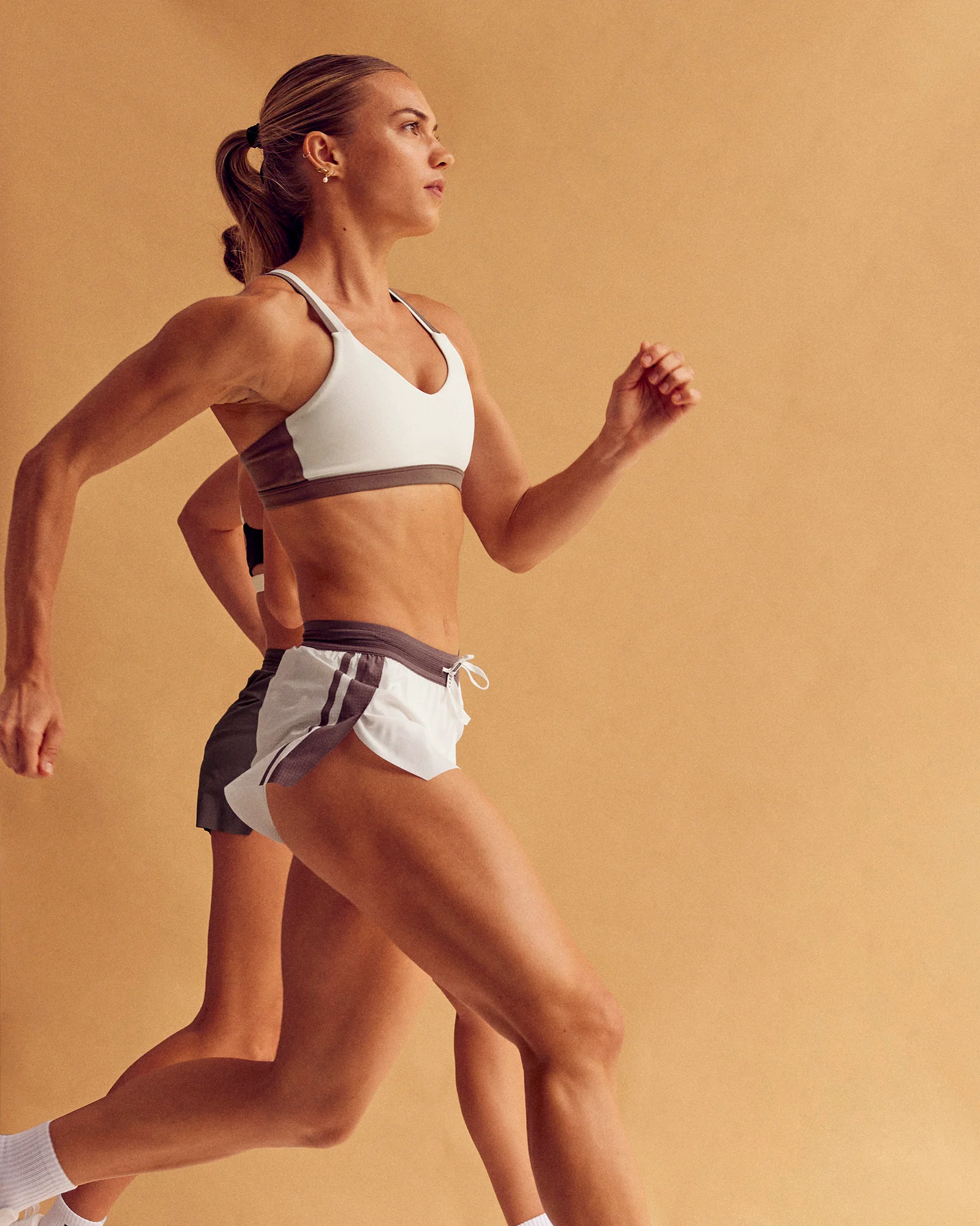 1229-force-sports-bra-cocoa-powder-off-white-4.webp Force Sports Bra - Cocoa Powder-Off White