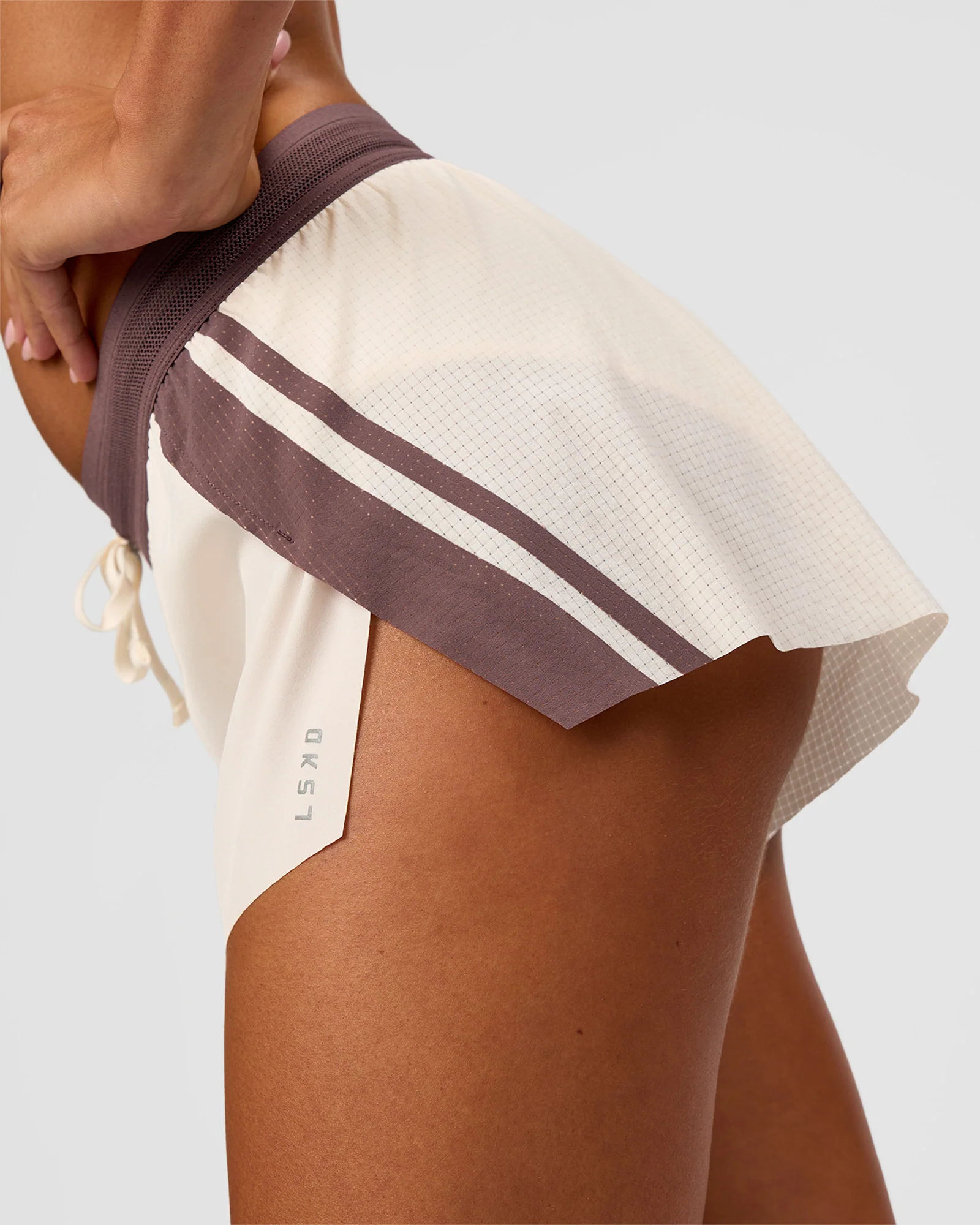 1238-accelerate-3-force-mid-rise-running-short-cocoa-powder-off-white-6.webp Accelerate 3" Force Mid-Rise Running Short - Cocoa powder-Off White