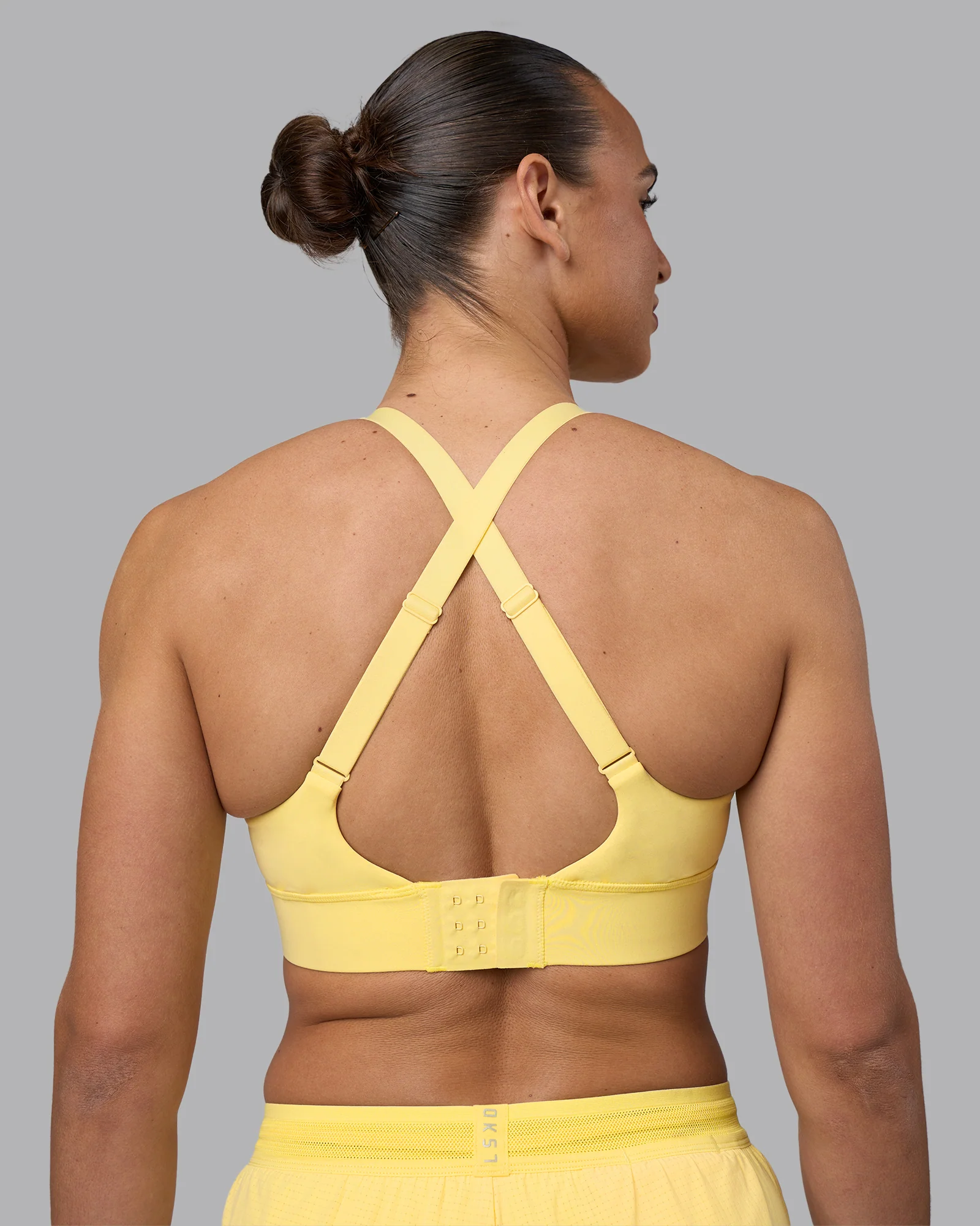 12496-accelerate-sports-bra-lemon-6.webp Accelerate Sports Bra - Lemon
