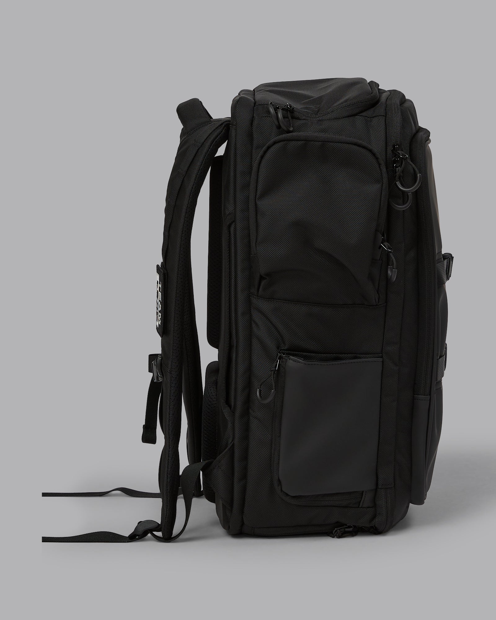 12532-functional-training-backpack-35l-black-8.jpg Functional Training Backpack 35L - Black