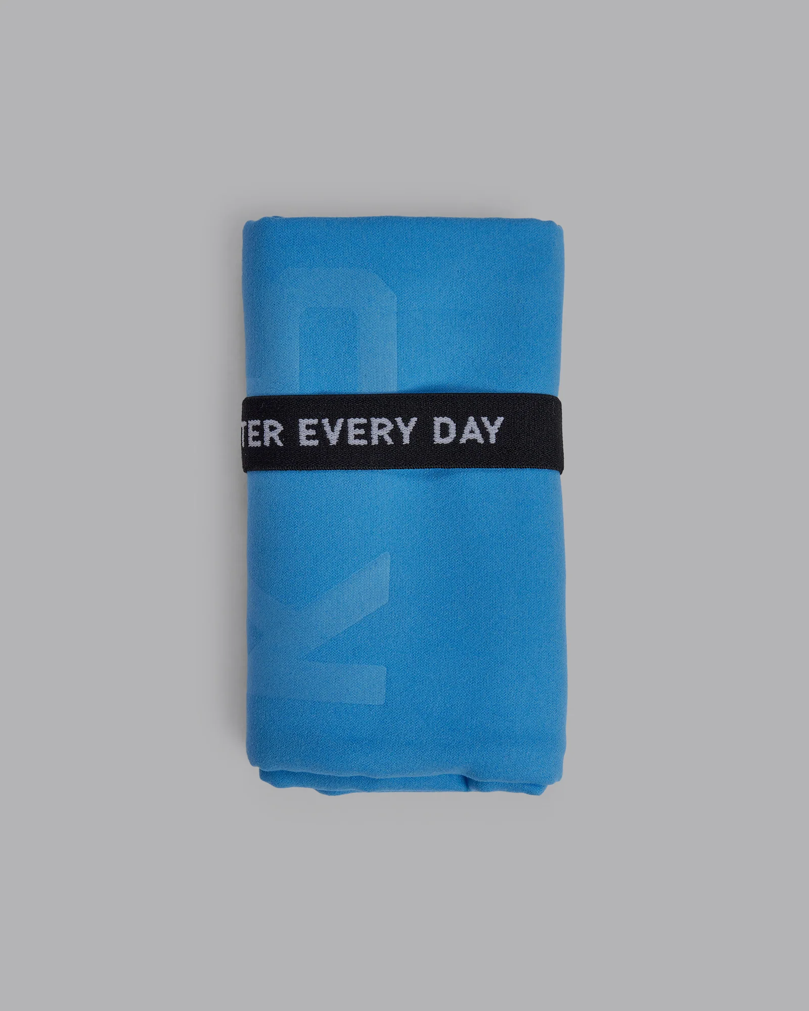12536-perform-microfibre-lightweight-towel-medium-azure-blue-2.webp Perform Microfibre Lightweight Towel Medium - Azure Blue