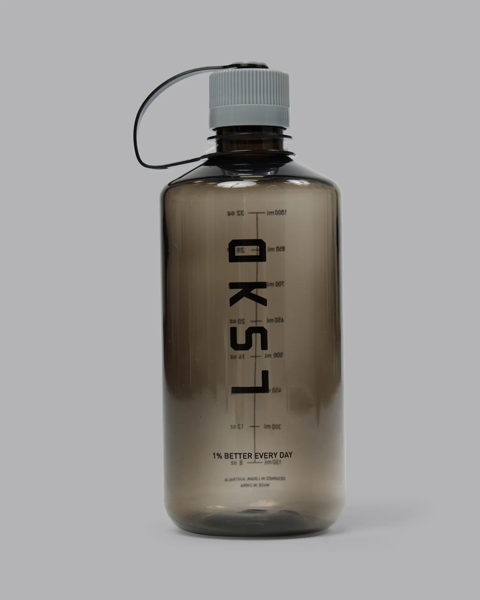 12547-refresh-1l-bottle-pirate-black-light-grey-1.webp Refresh 1L Bottle - Pirate Black-Light Grey