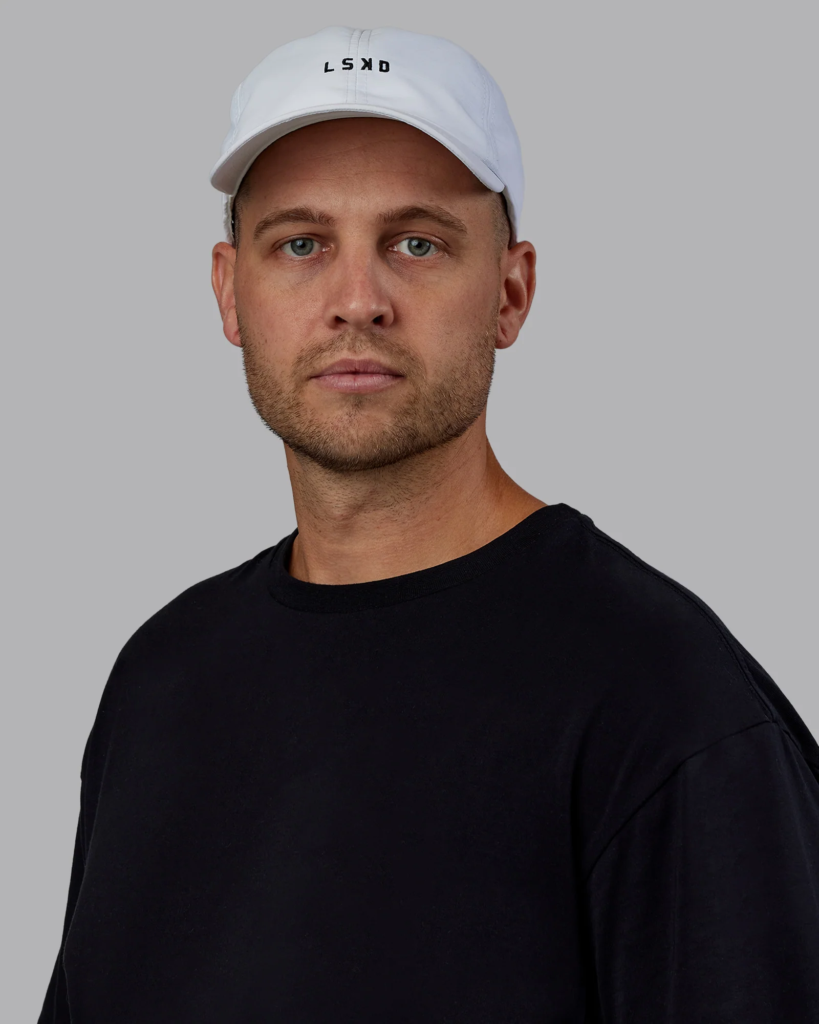 12551-train-cap-white-black-2.webp Train Cap - White-Black