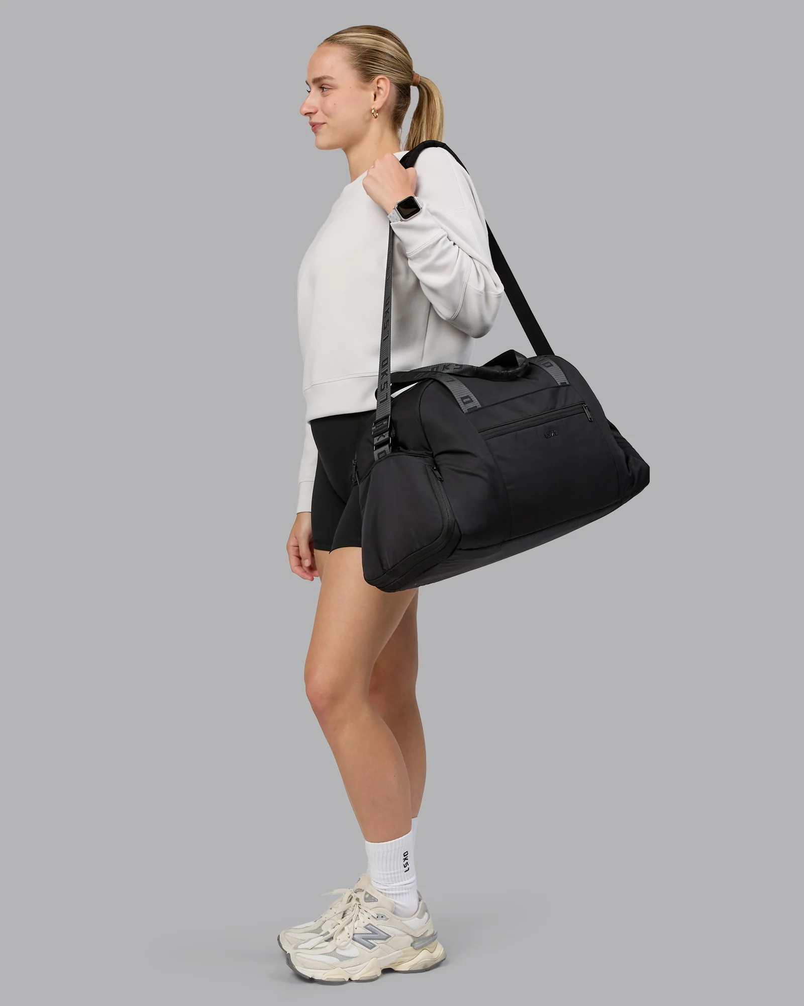 12553-go-to-duffle-bag-black-16.webp Go-To Duffle Bag - Black
