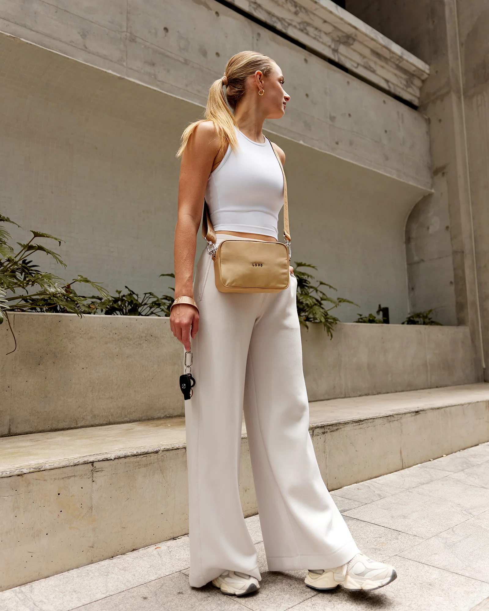 12554-go-to-shoulder-bag-oat-milk-3.webp Go-To Shoulder Bag - Oat Milk