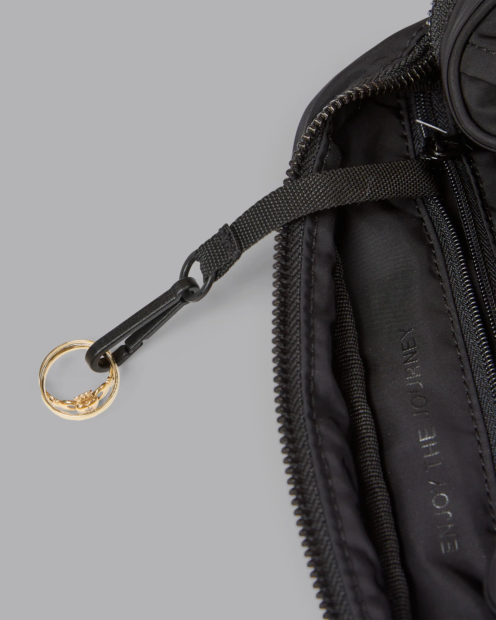 12555-go-to-shoulder-bag-black-4.webp Go-To Shoulder Bag - Black