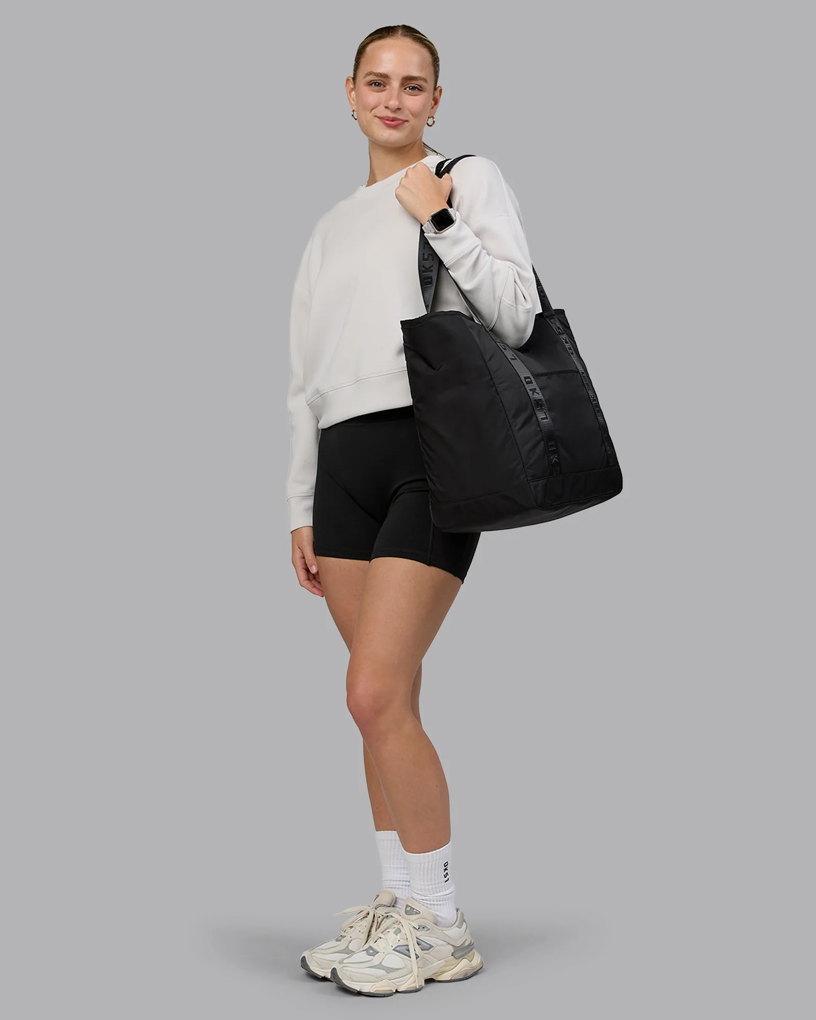 12556-go-to-tote-black-13.webp Go-To Tote - Black