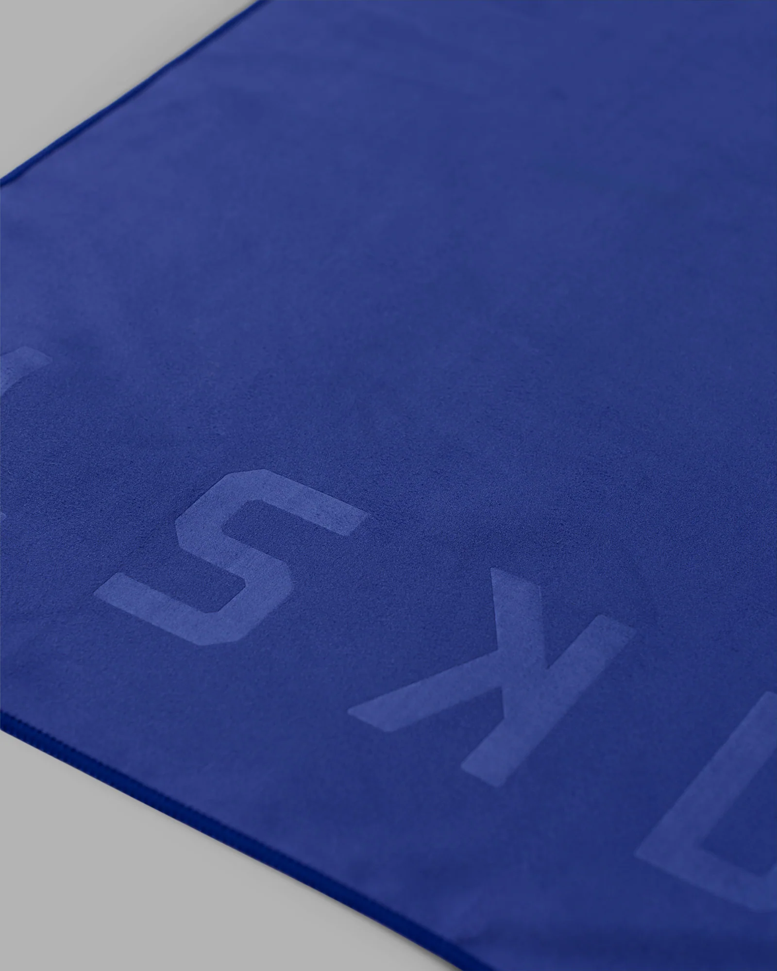 Perform Microfibre Lightweight Towel Medium - Power Cobalt