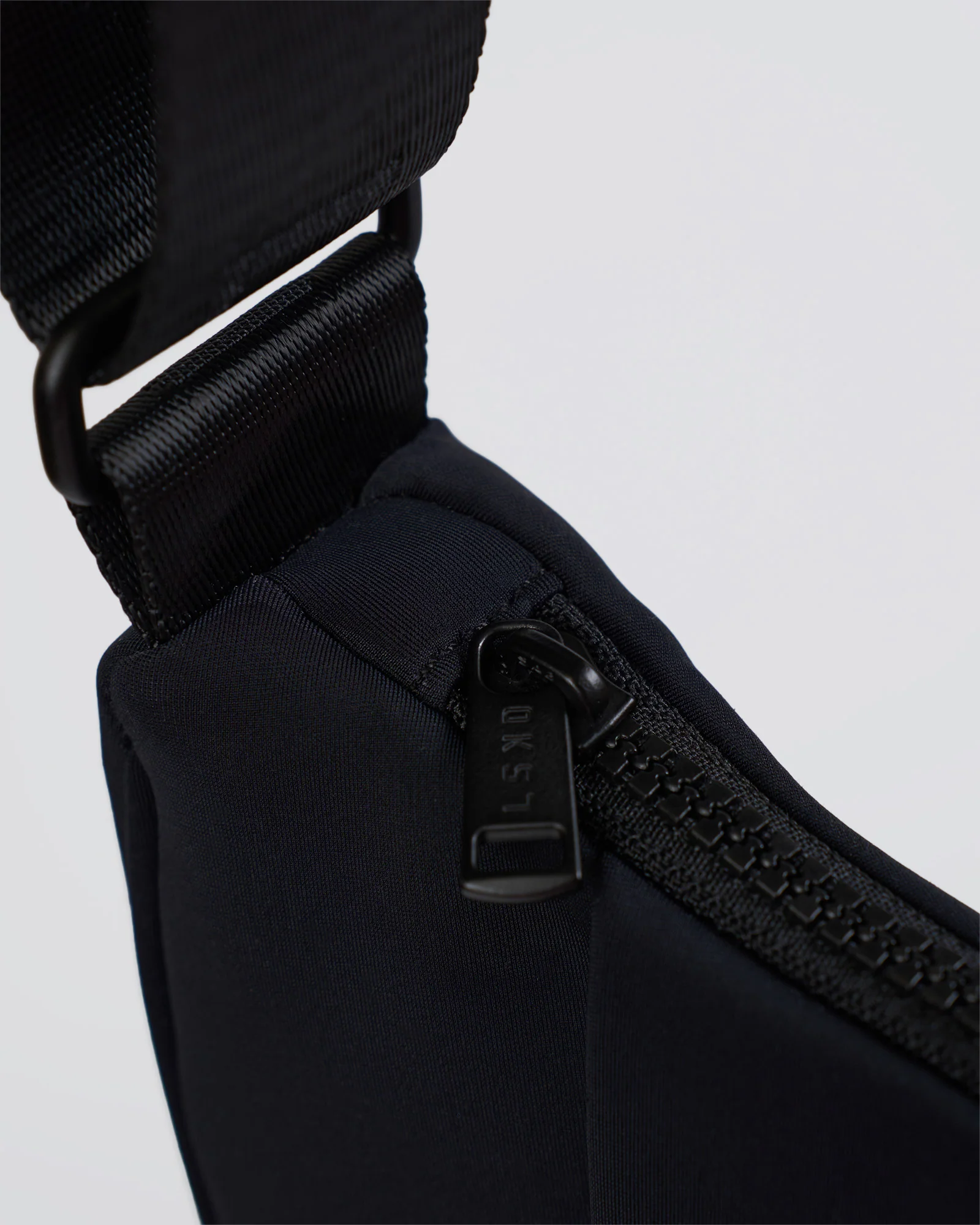 12569-infinite-shoulder-bag-black-3.webp Infinite Shoulder Bag - Black