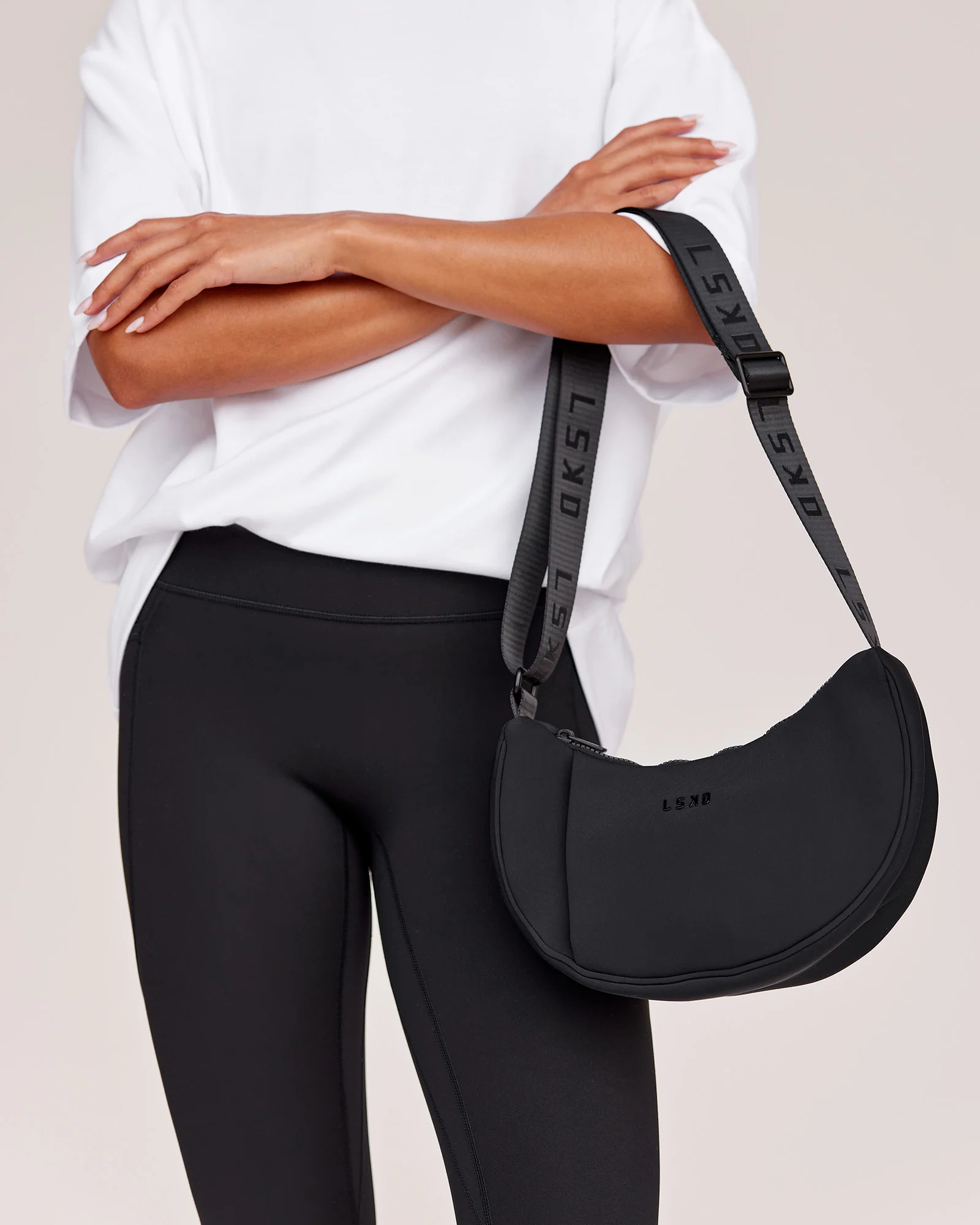 12569-infinite-shoulder-bag-black-6.webp Infinite Shoulder Bag - Black