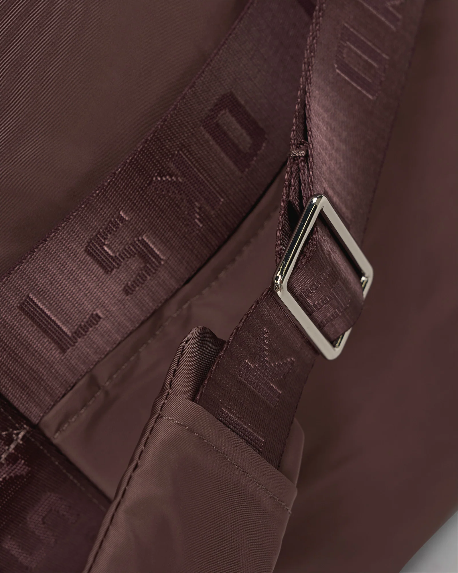 12587-go-to-duffle-bag-cocoa-powder-6.webp Go-To Duffle Bag - Cocoa Powder
