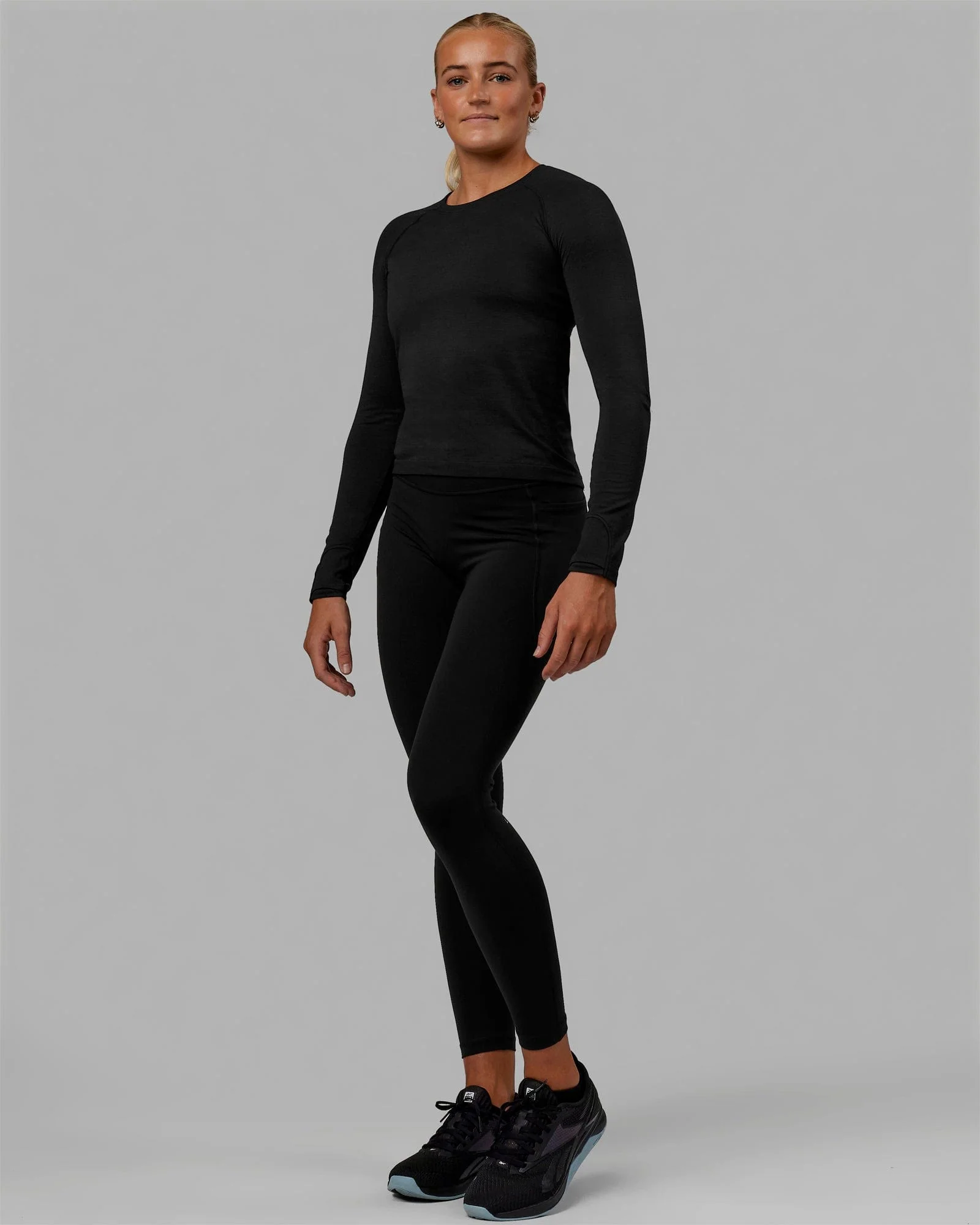 12673-aeroflx-seamless-long-sleeve-tee-black-marl-2.webp AeroFLX+ Seamless Long Sleeve Tee - Black Marl