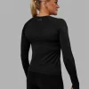 12673-aeroflx-seamless-long-sleeve-tee-black-marl-6.webp AeroFLX+ Seamless Long Sleeve Tee - Black Marl