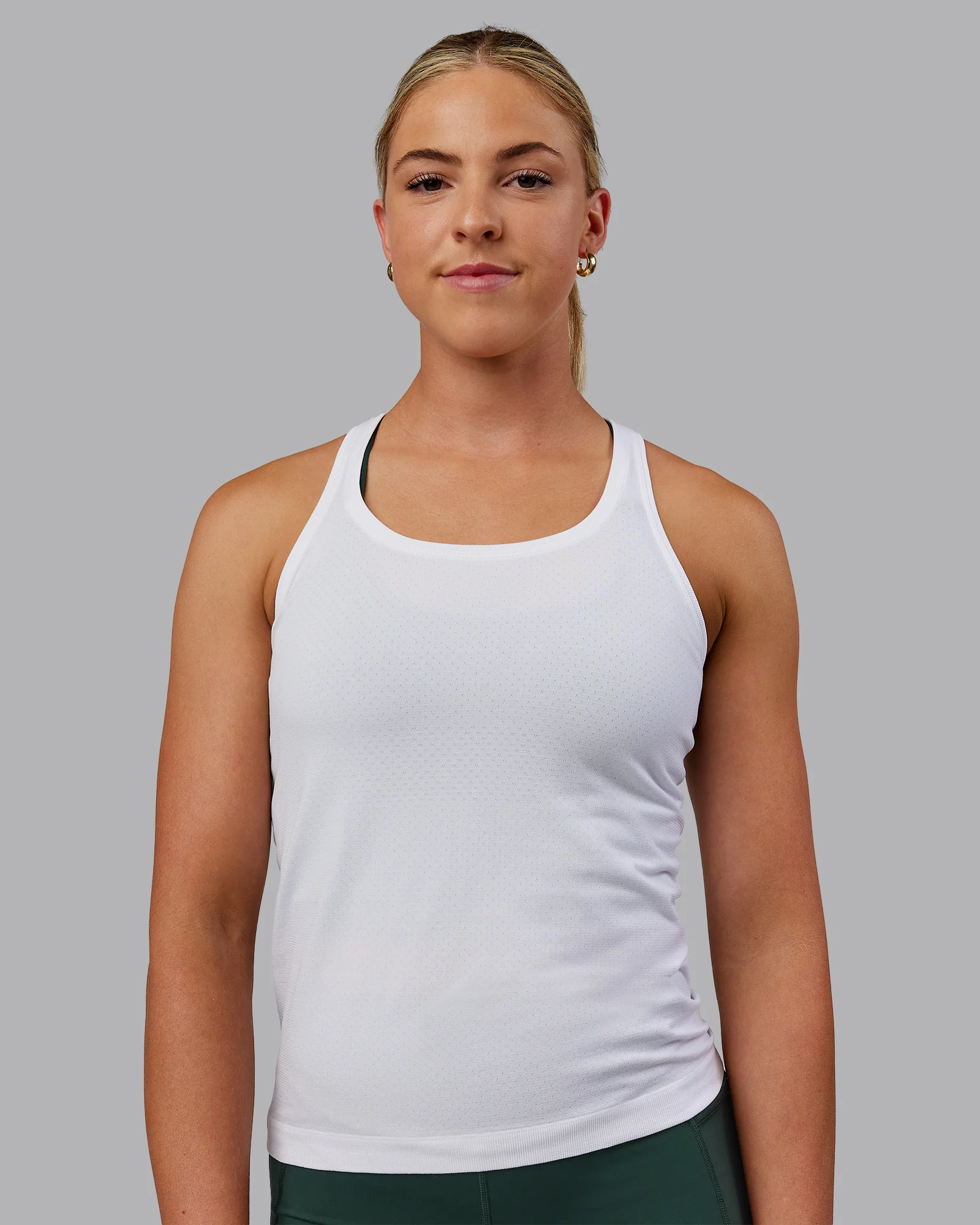 12689-aeroflx-seamless-tank-white-white-2.webp AeroFLX+ Seamless Tank - White/White