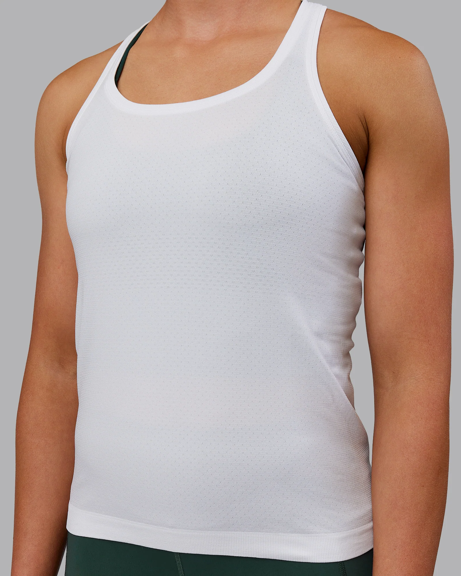 12689-aeroflx-seamless-tank-white-white-7.webp AeroFLX+ Seamless Tank - White/White