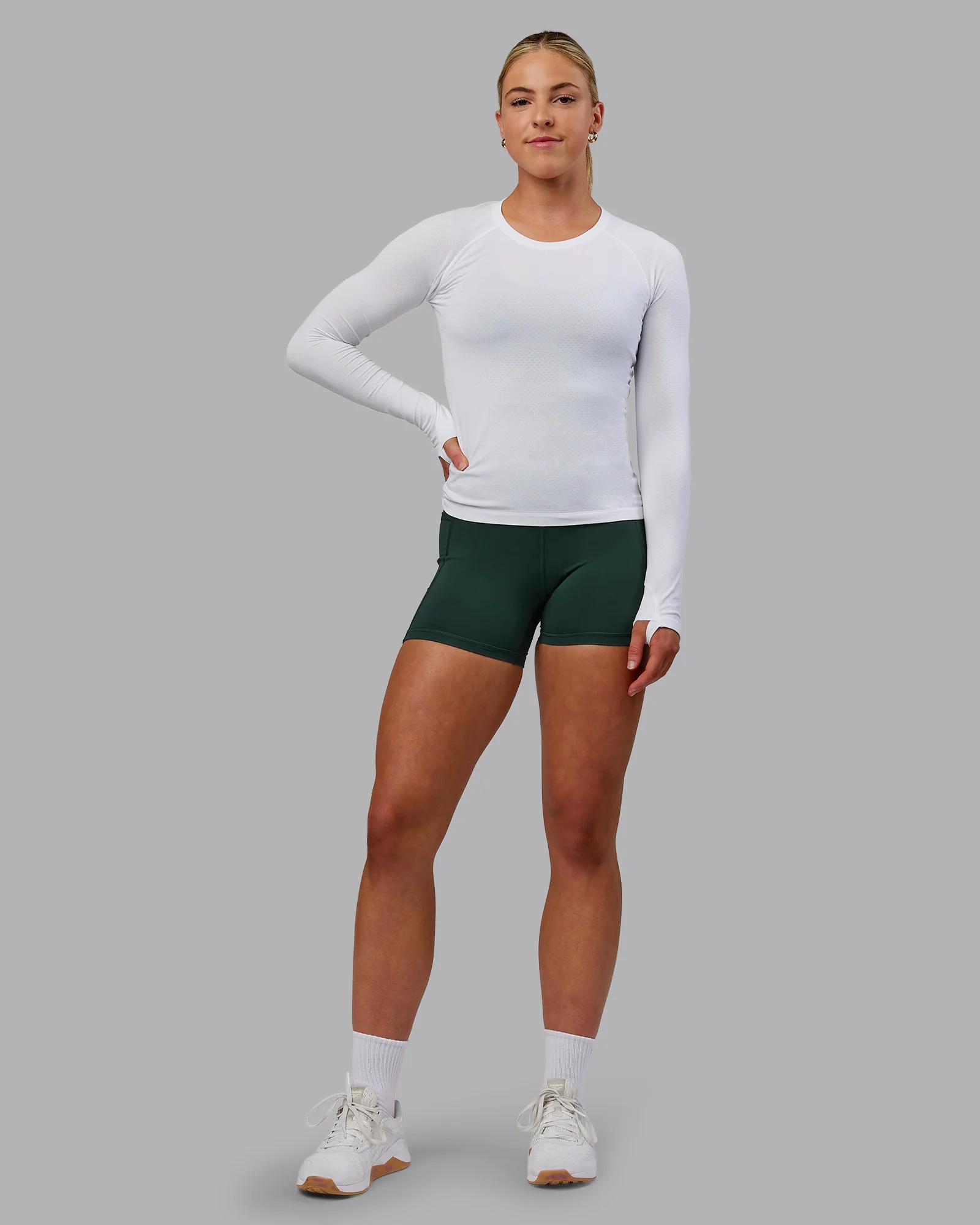 12697-aeroflx-seamless-long-sleeve-tee-white-white-1.webp AeroFLX+ Seamless Long Sleeve Tee - White/White