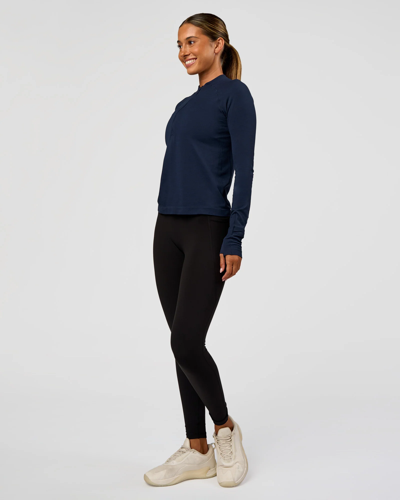 12745-aeroflx-long-sleeve-half-zip-future-navy-future-navy-2.webp AeroFLX+ Long Sleeve Half Zip - Future Navy/Future Navy