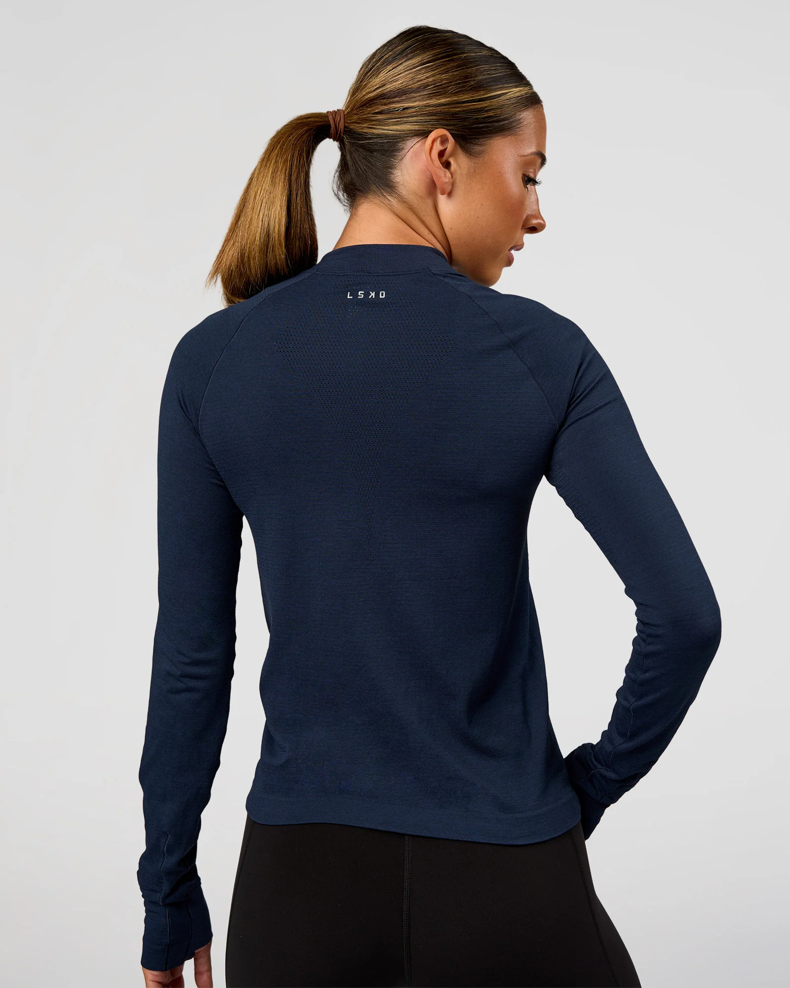 12745-aeroflx-long-sleeve-half-zip-future-navy-future-navy-3.webp AeroFLX+ Long Sleeve Half Zip - Future Navy/Future Navy