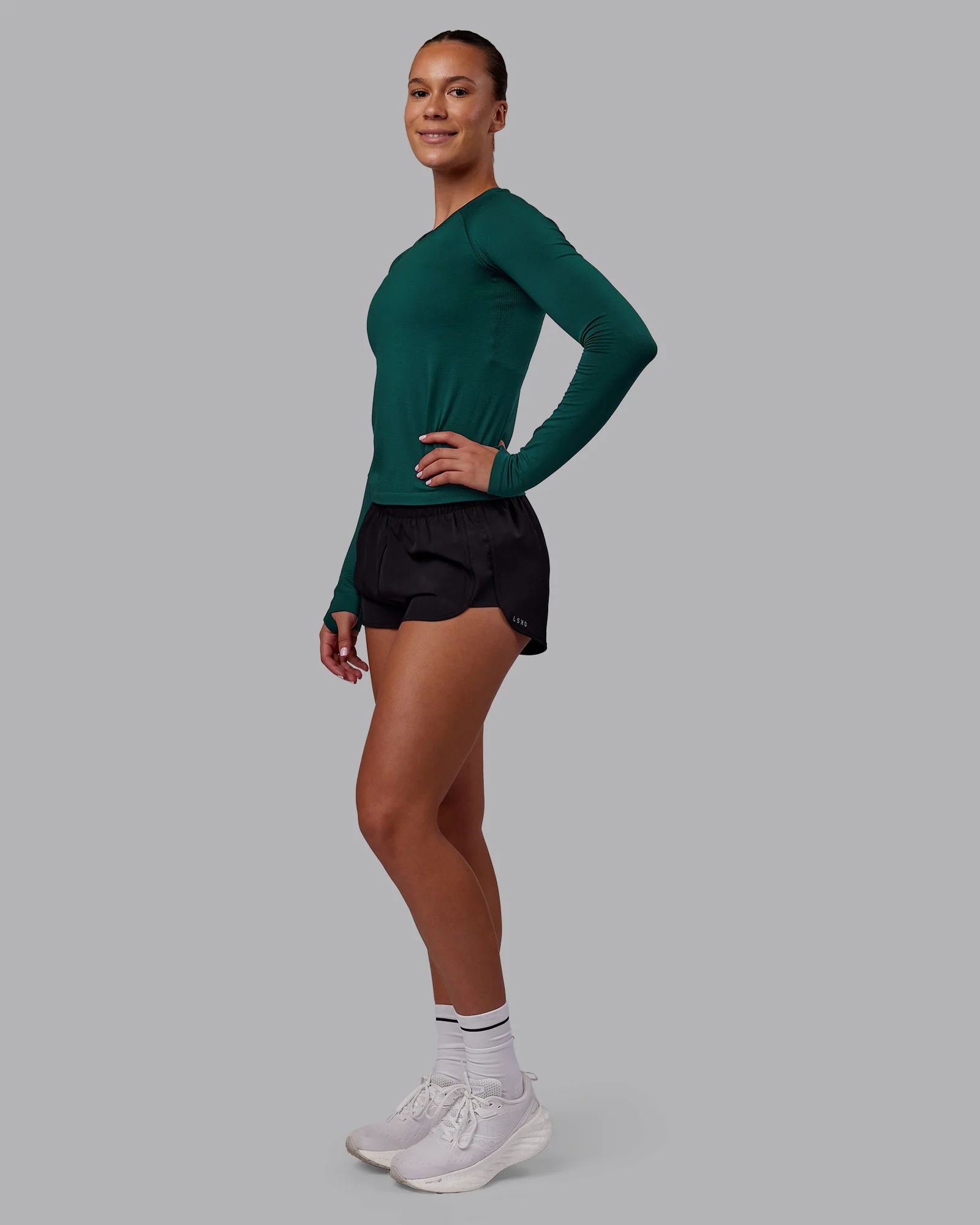 AeroFLX+ Seamless Long Sleeve Tee - Dark Moss/Dark Moss