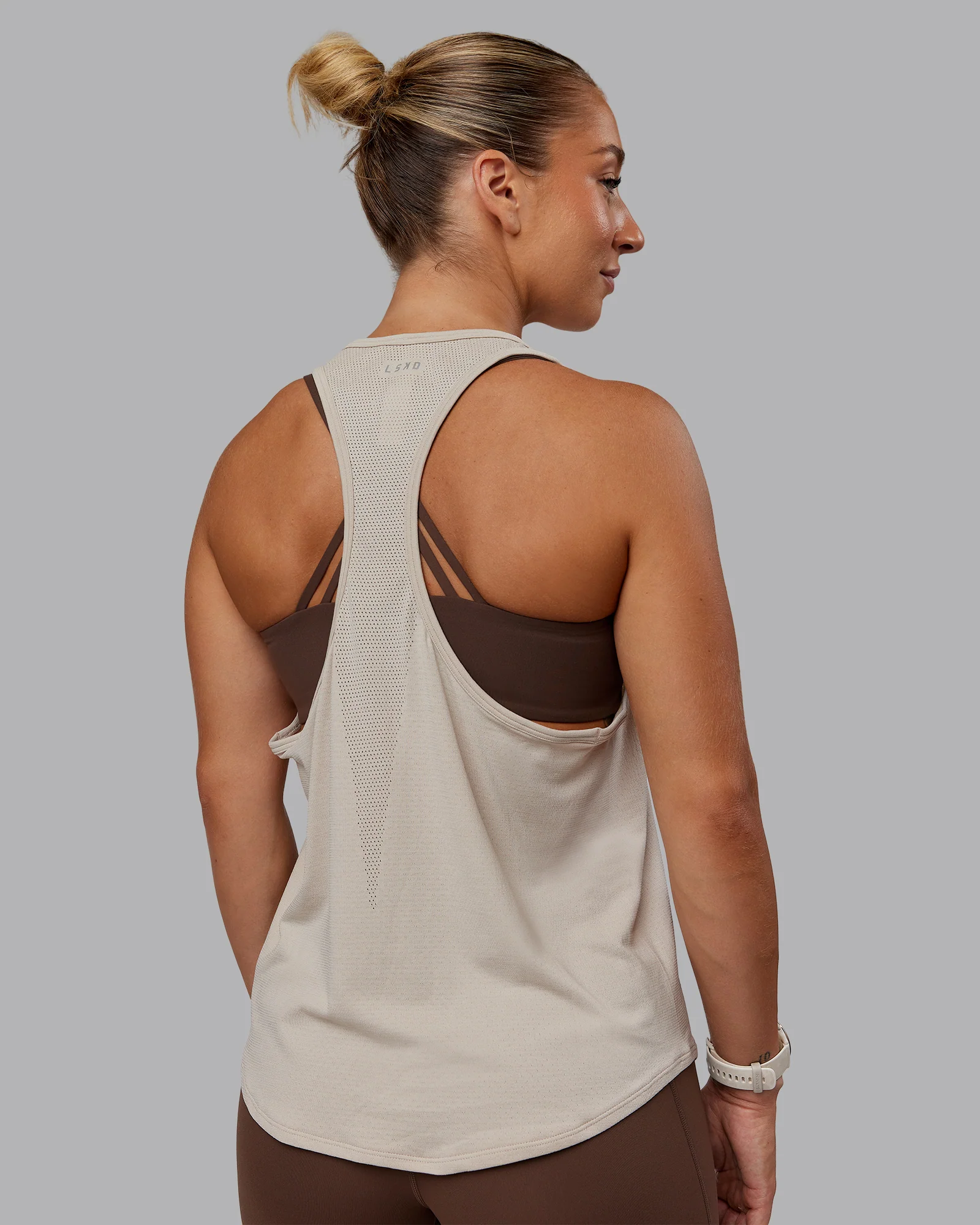 12777-aeroflx-drop-armhole-seamless-tank-shale-beige-shale-beige-1.webp AeroFLX+ Drop Armhole Seamless Tank - Shale Beige/Shale Beige