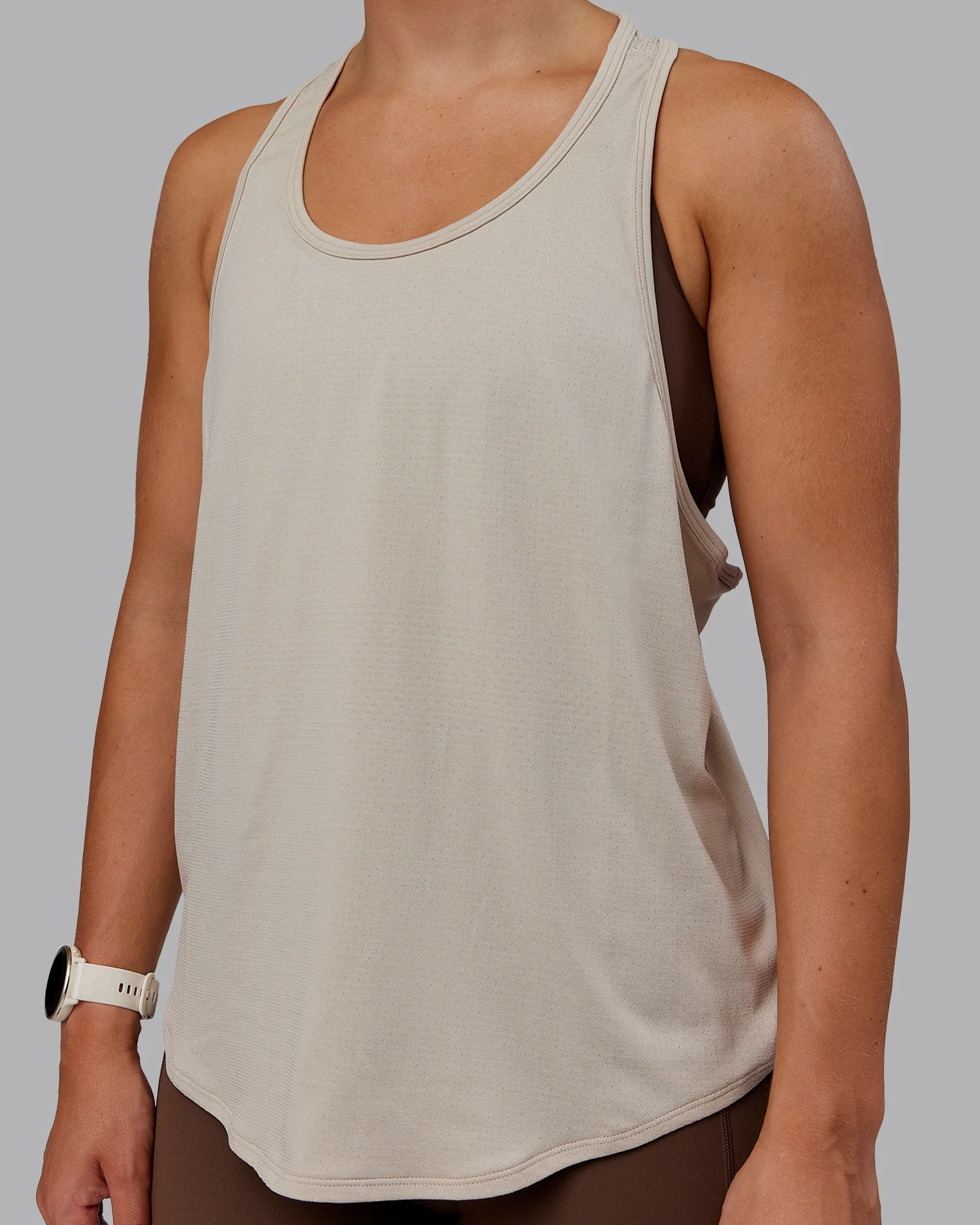 12777-aeroflx-drop-armhole-seamless-tank-shale-beige-shale-beige-3.webp AeroFLX+ Drop Armhole Seamless Tank - Shale Beige/Shale Beige
