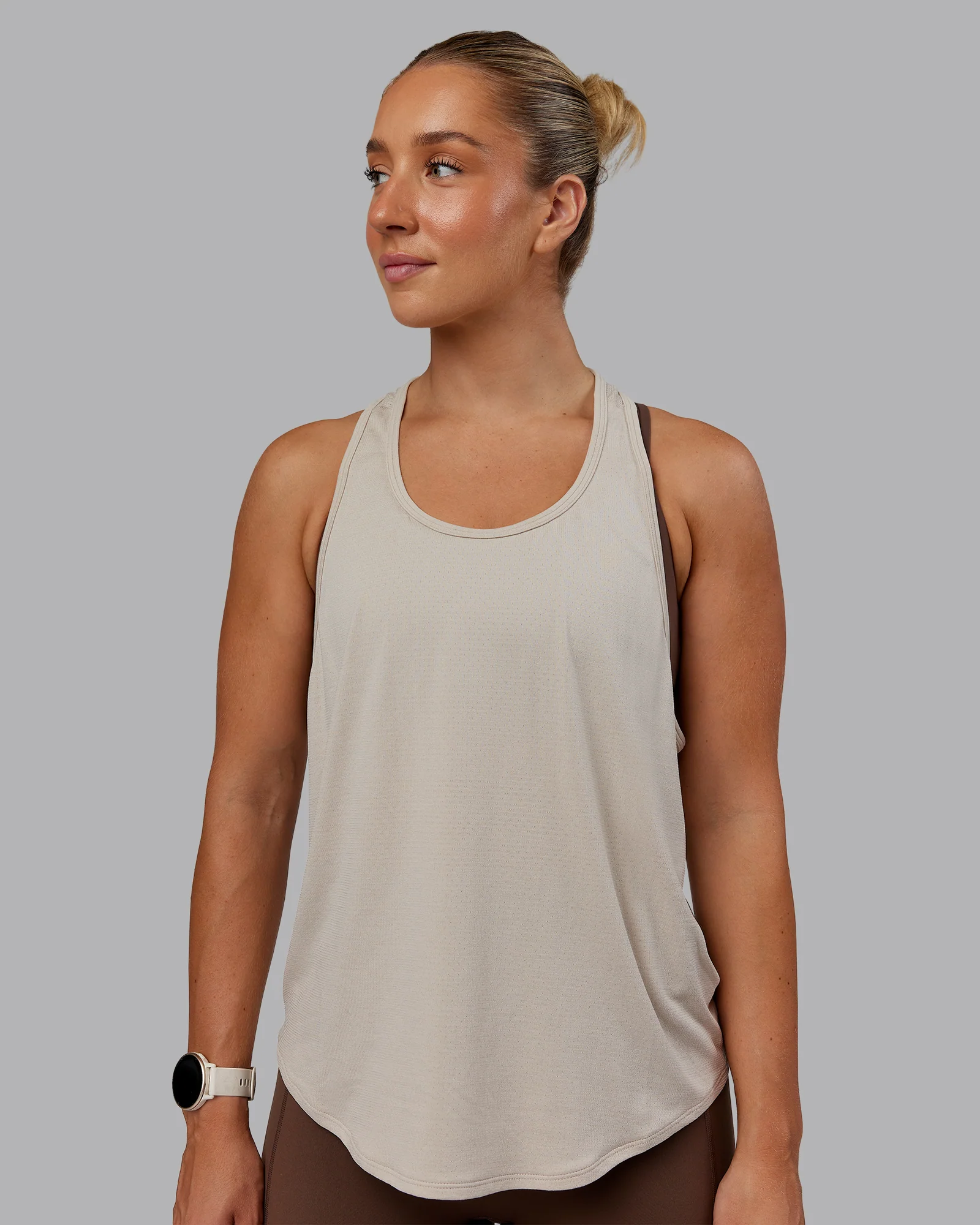 12777-aeroflx-drop-armhole-seamless-tank-shale-beige-shale-beige-9.webp AeroFLX+ Drop Armhole Seamless Tank - Shale Beige/Shale Beige