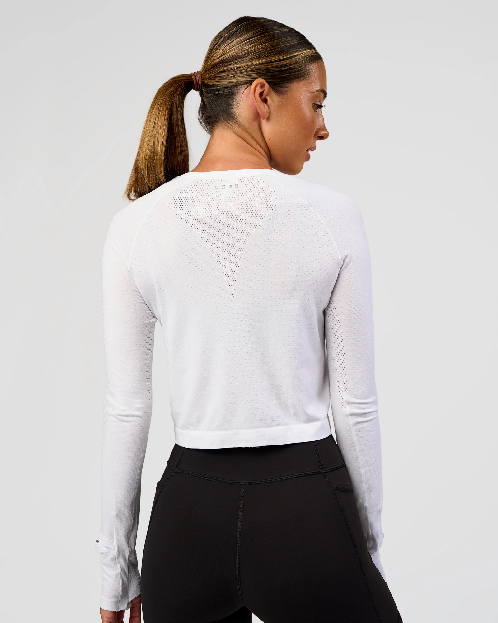 AeroFLX+ Seamless Long Sleeve Skimmer Tee - White/White