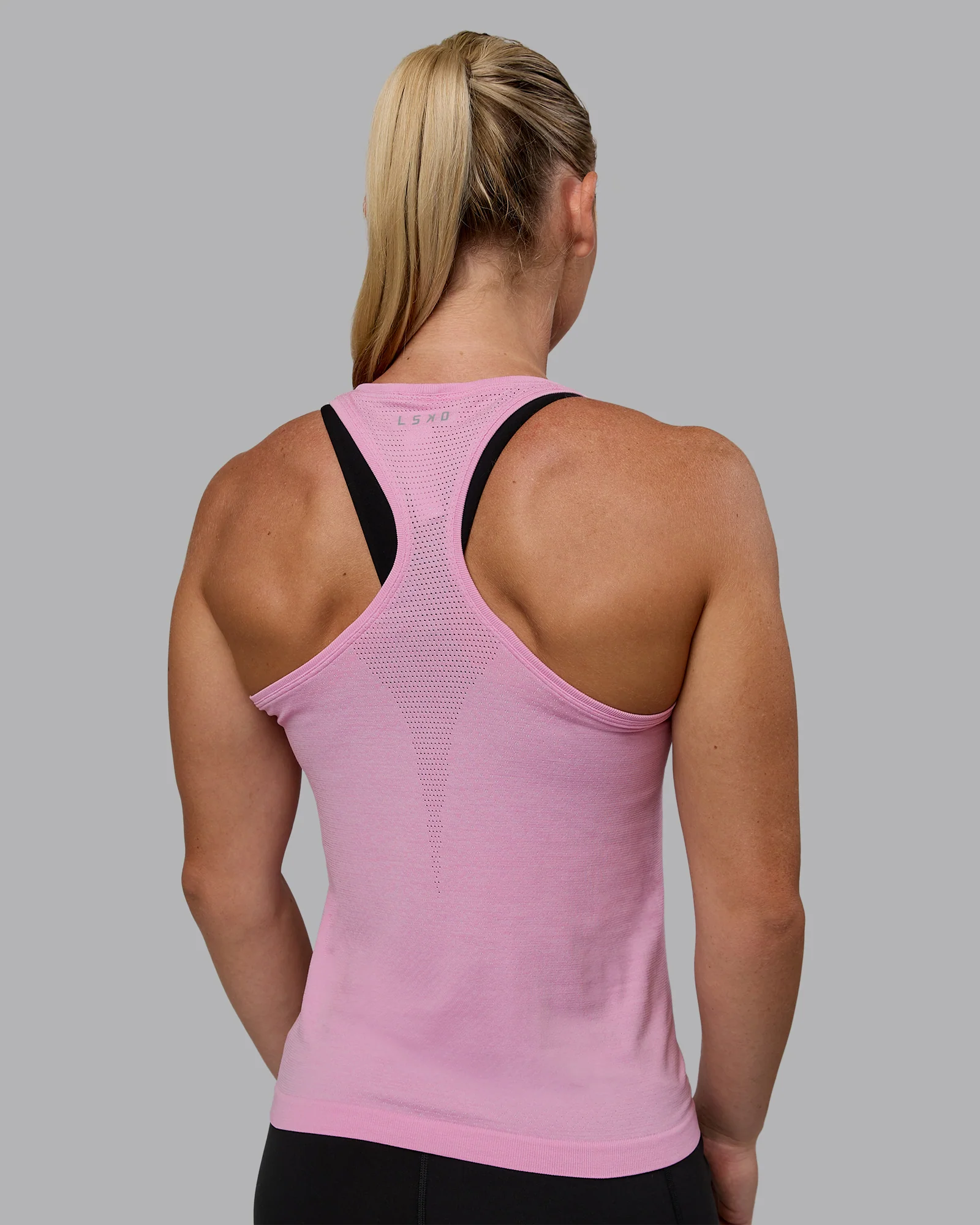12833-aeroflx-seamless-tank-pirouette-bubblegum-2.webp AeroFLX+ Seamless Tank - Pirouette/Bubblegum