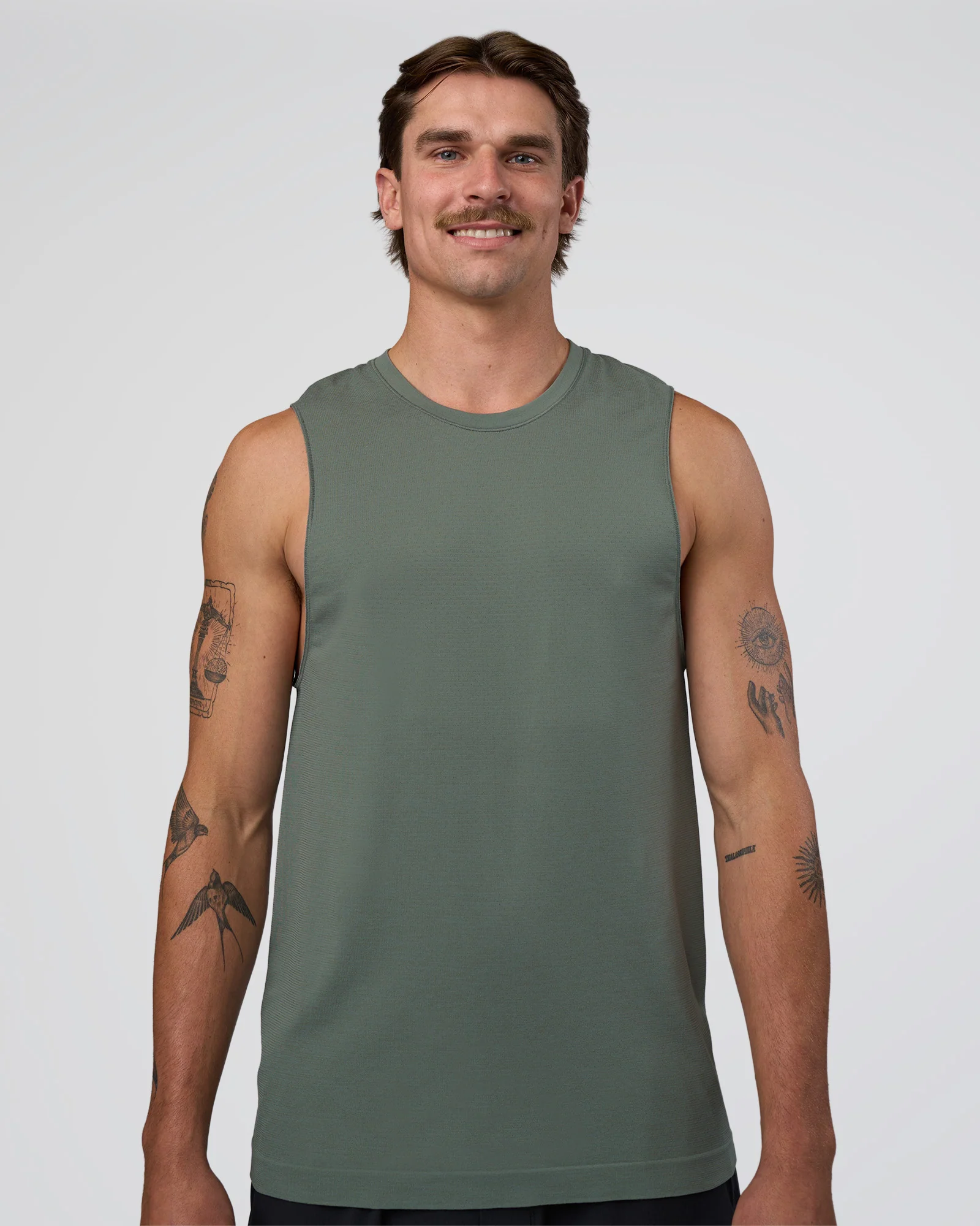 12841-aeroflx-seamless-muscle-tank-graphite-graphite-1.webp AeroFLX+ Seamless Muscle Tank - Graphite/Graphite