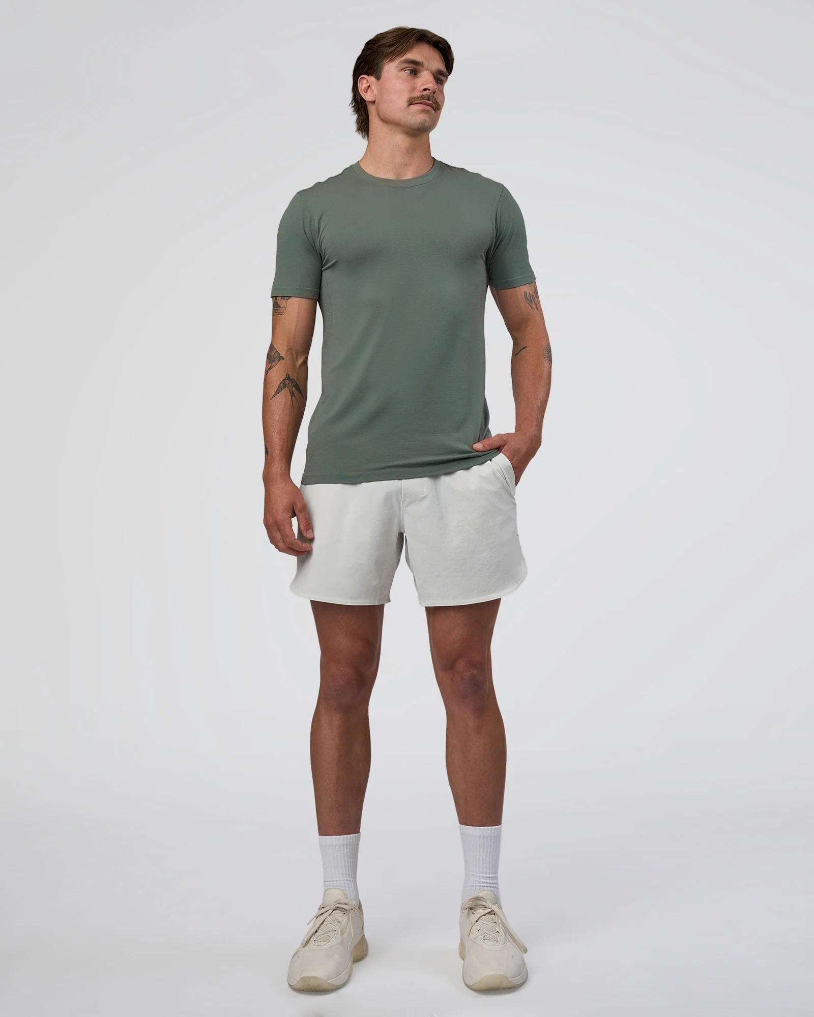12857-aeroflx-seamless-set-in-tee-graphite-graphite-6.webp AeroFLX+ Seamless Set In Tee - Graphite/Graphite