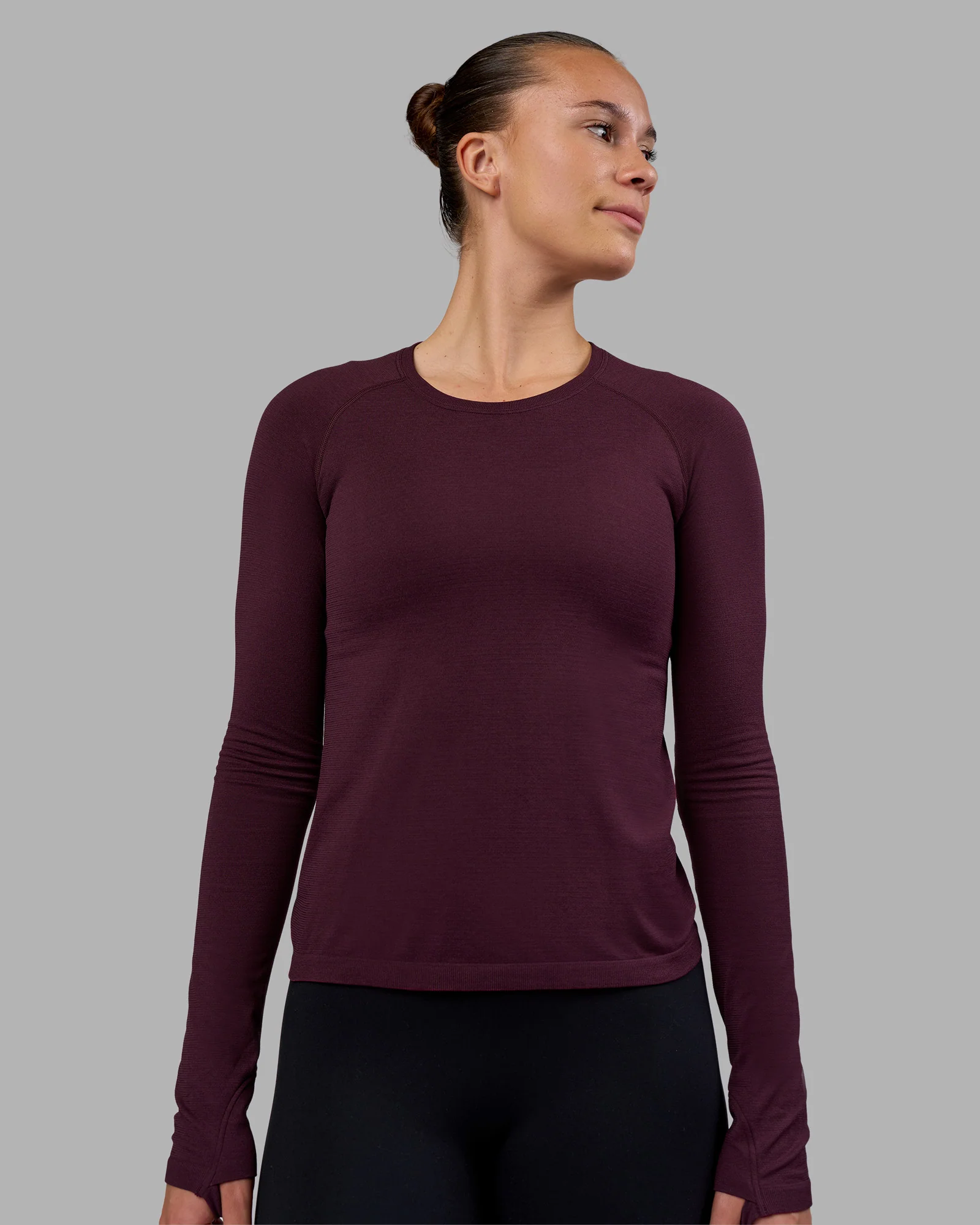 12881-aeroflx-seamless-long-sleeve-tee-cherry-lacquer-cherry-lacquer-5.webp AeroFLX+ Seamless Long Sleeve Tee - Cherry Lacquer/Cherry Lacquer