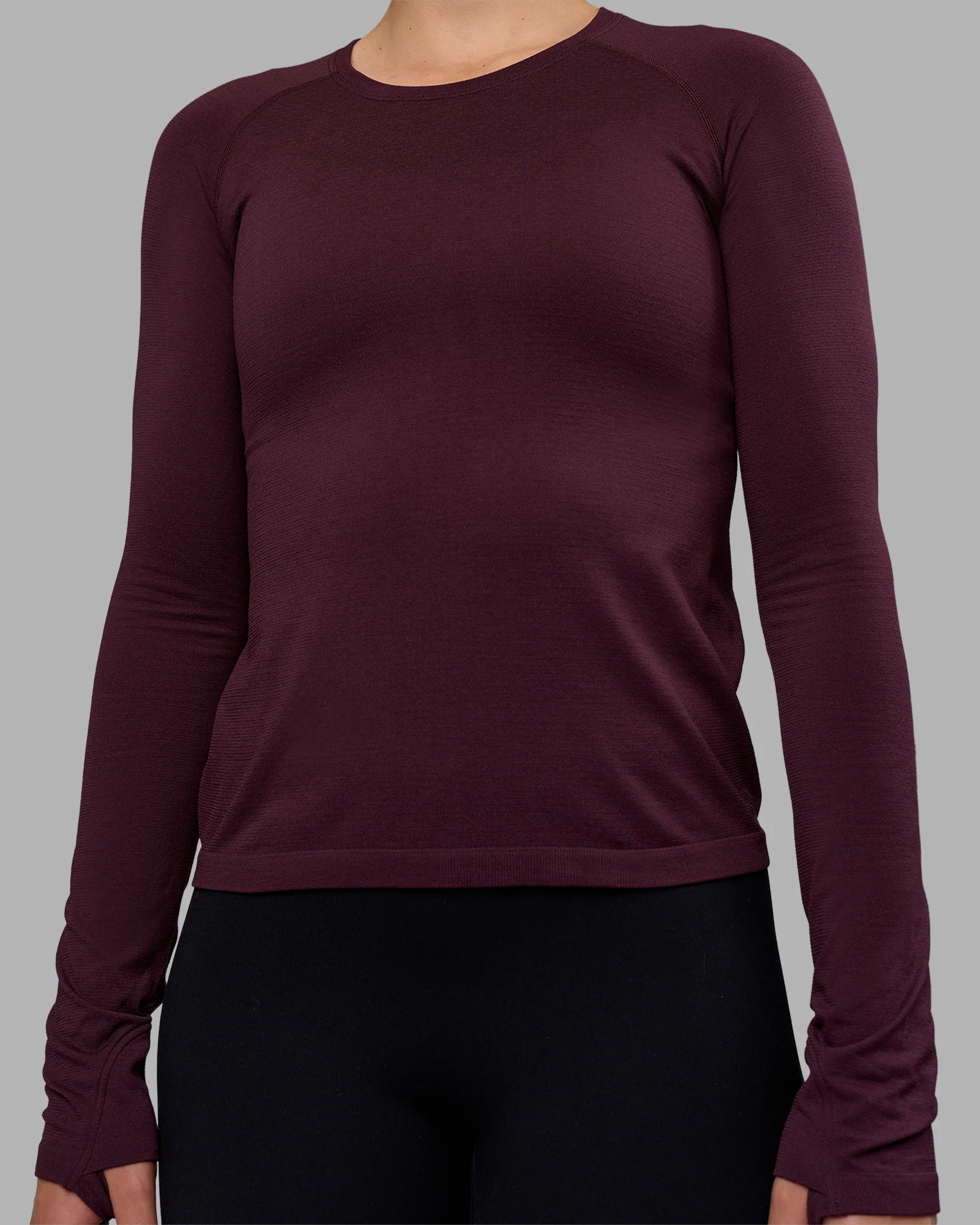 12881-aeroflx-seamless-long-sleeve-tee-cherry-lacquer-cherry-lacquer-7.webp AeroFLX+ Seamless Long Sleeve Tee - Cherry Lacquer/Cherry Lacquer