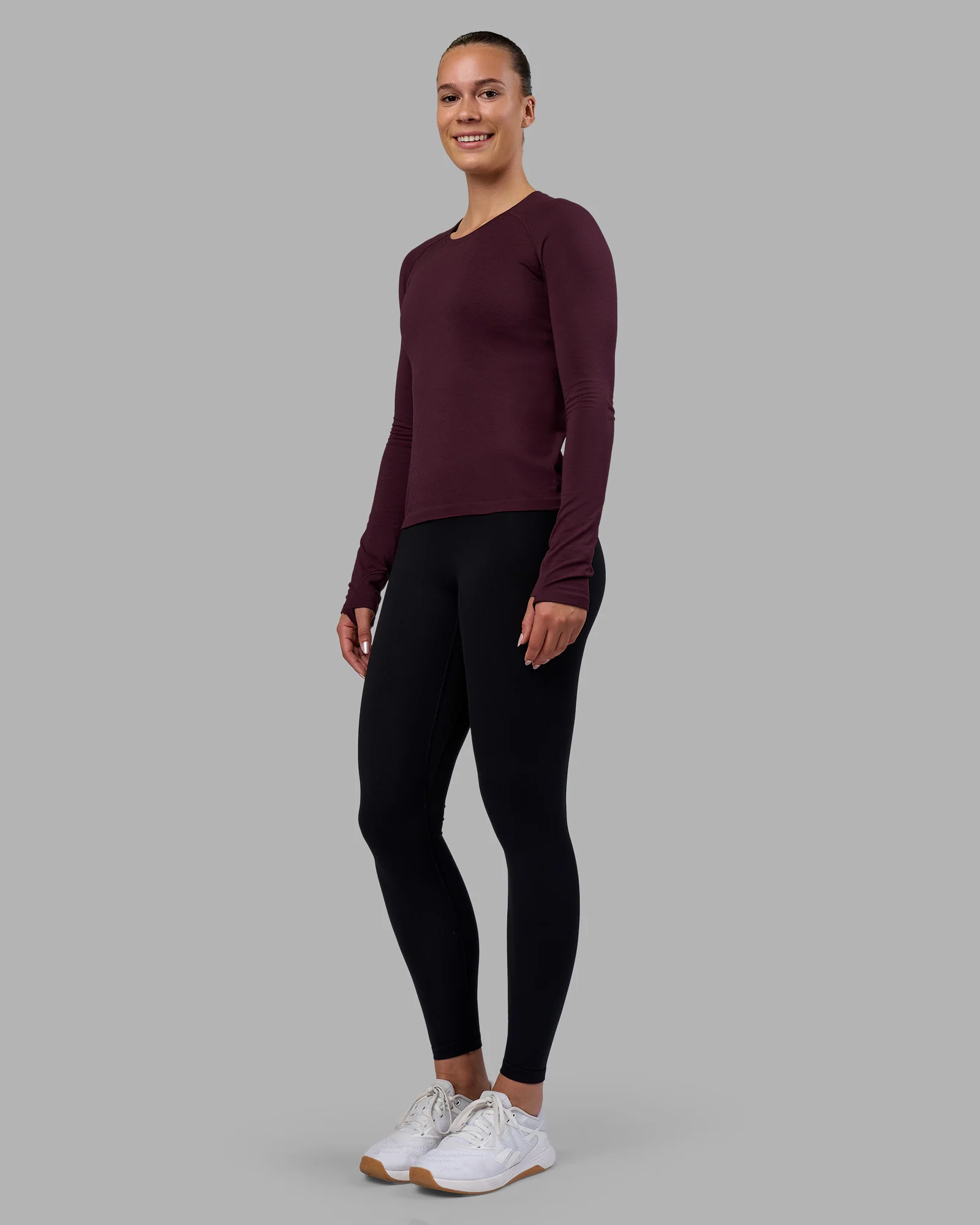 12881-aeroflx-seamless-long-sleeve-tee-cherry-lacquer-cherry-lacquer-8.webp AeroFLX+ Seamless Long Sleeve Tee - Cherry Lacquer/Cherry Lacquer