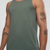 12897-aeroflx-seamless-tank-graphite-graphite-5.webp AeroFLX+ Seamless Tank - Graphite/Graphite
