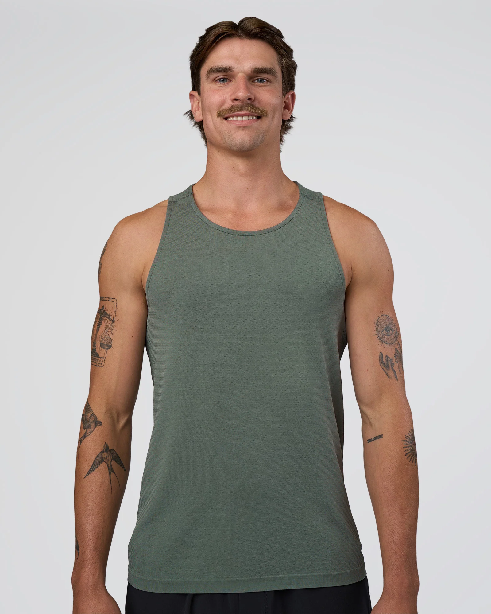 12898-graphite-graphite-xs-graphite-graphite-xs-variation-1.webp AeroFLX+ Seamless Tank - Graphite/Graphite