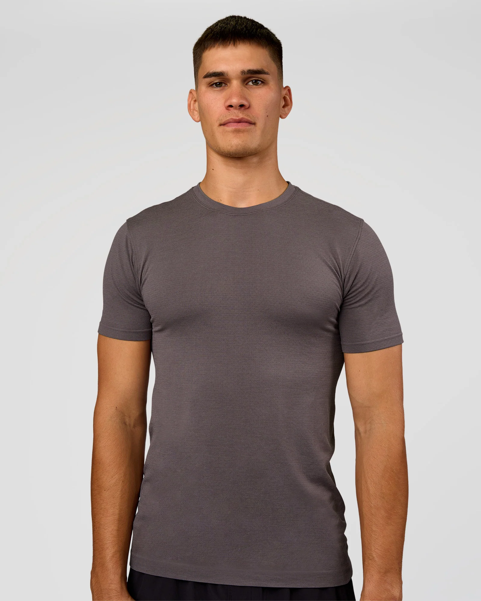 12913-aeroflx-seamless-set-in-tee-duskstone-duskstone-1.webp AeroFLX+ Seamless Set In Tee - Duskstone/Duskstone