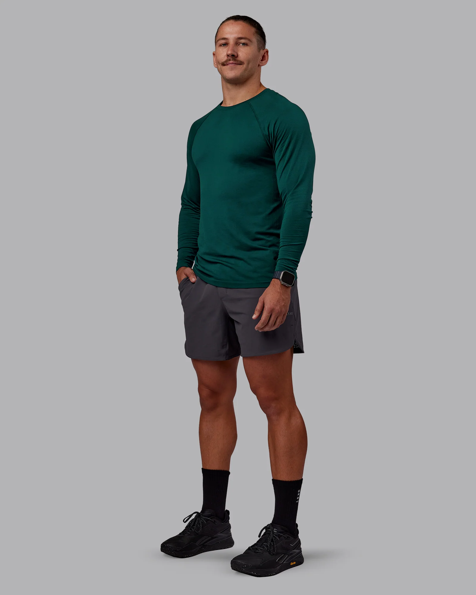 12921-aeroflx-seamless-long-sleeve-tee-dark-moss-dark-moss-1.webp AeroFLX+ Seamless Long Sleeve Tee - Dark Moss/Dark Moss