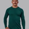 AeroFLX+ Seamless Long Sleeve Tee - Dark Moss/Dark Moss