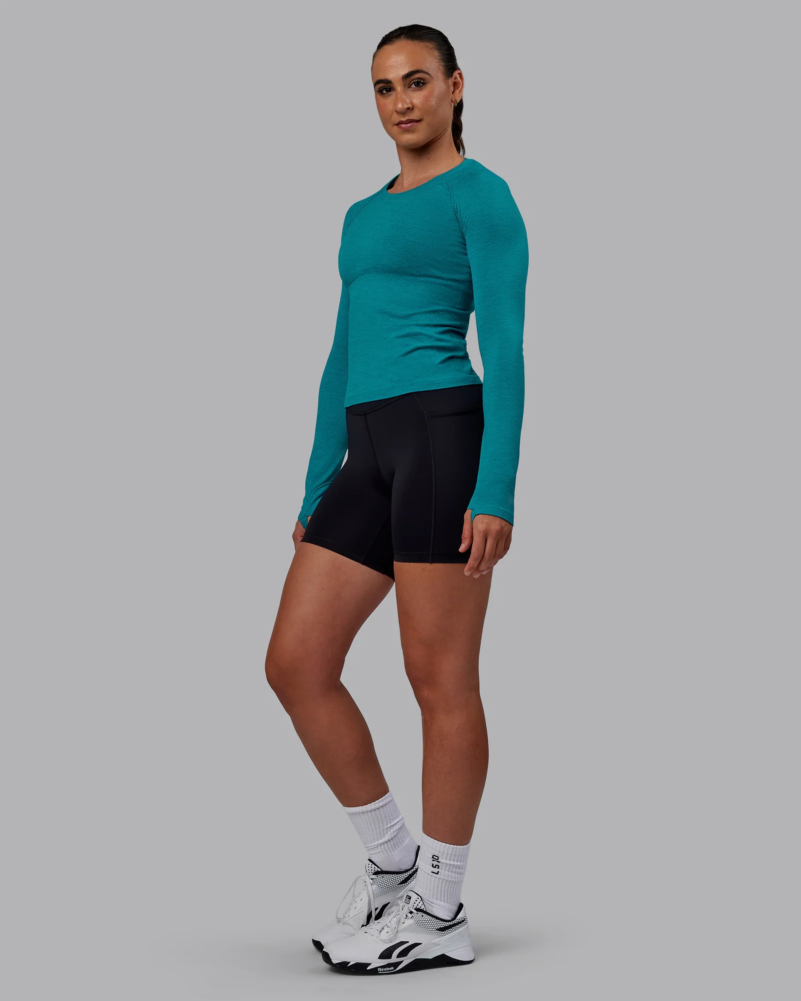 12929-aeroflx-seamless-long-sleeve-tee-blue-bird-marl-4.webp AeroFLX+ Seamless Long Sleeve Tee - Blue Bird Marl