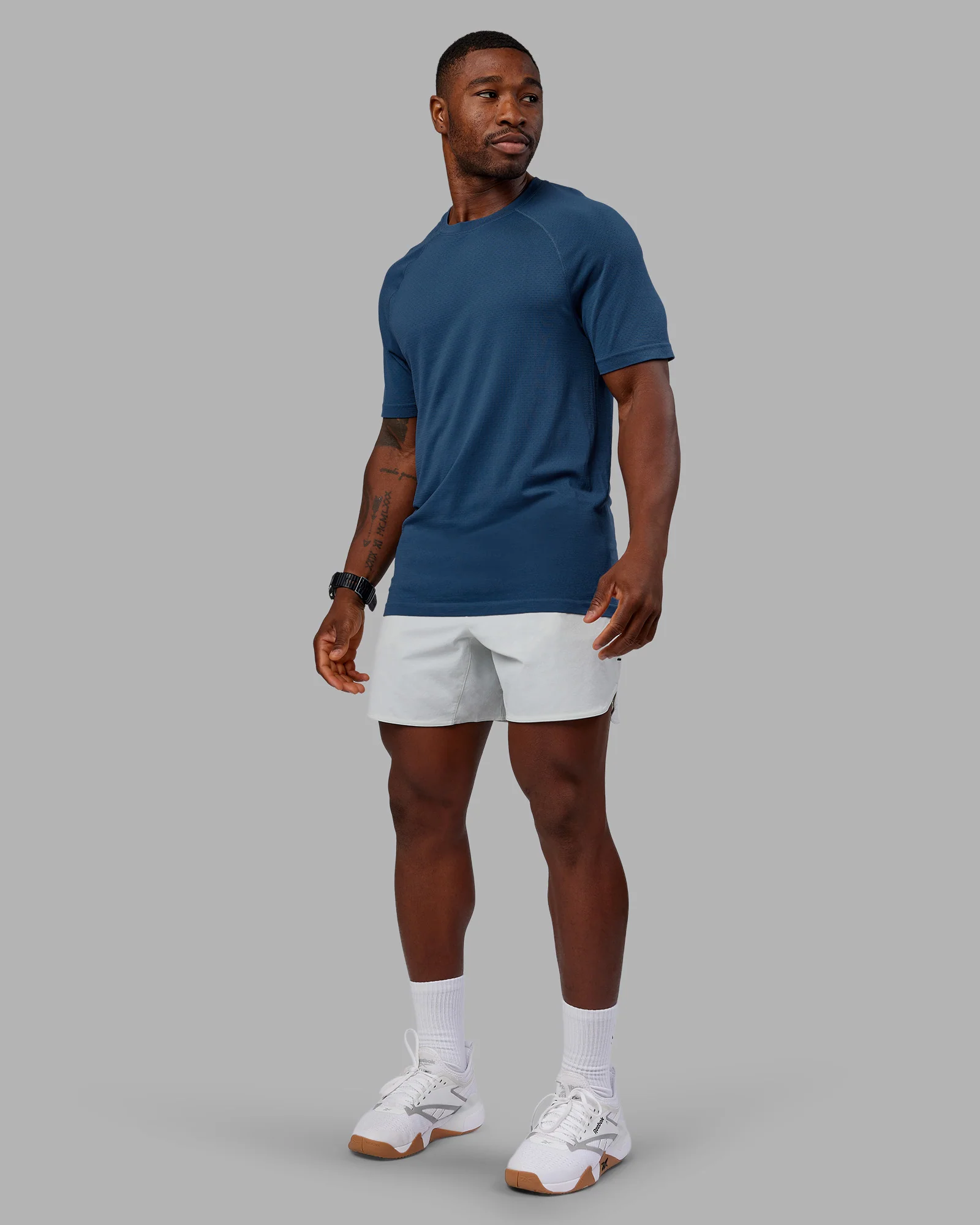 12937-aeroflx-seamless-tee-indigo-indigo-2.webp AeroFLX+ Seamless Tee - Indigo/Indigo