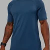 12937-aeroflx-seamless-tee-indigo-indigo-3.webp AeroFLX+ Seamless Tee - Indigo/Indigo