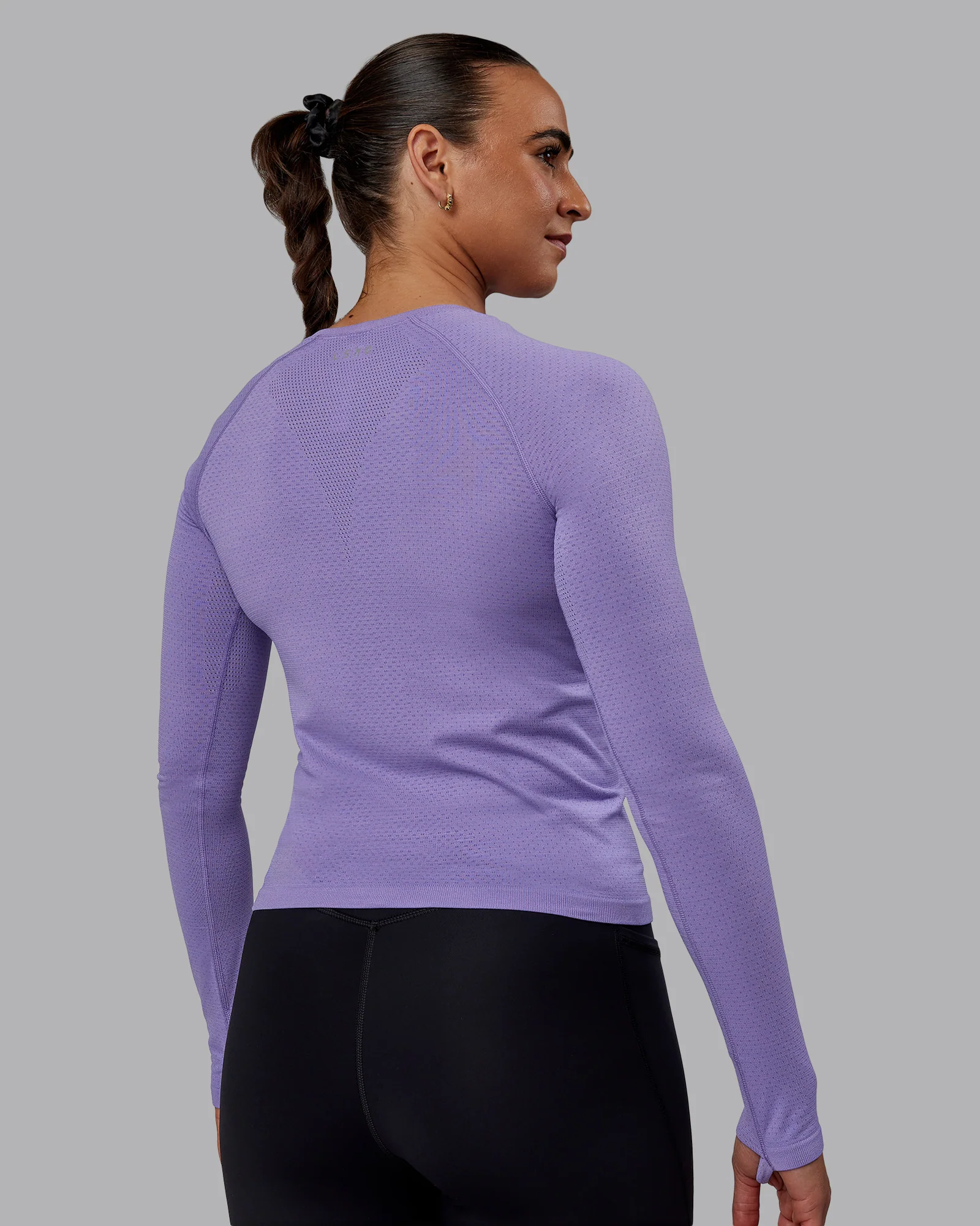 12945-aeroflx-seamless-long-sleeve-tee-dahlia-purple-marl-3.webp AeroFLX+ Seamless Long Sleeve Tee - Dahlia Purple Marl