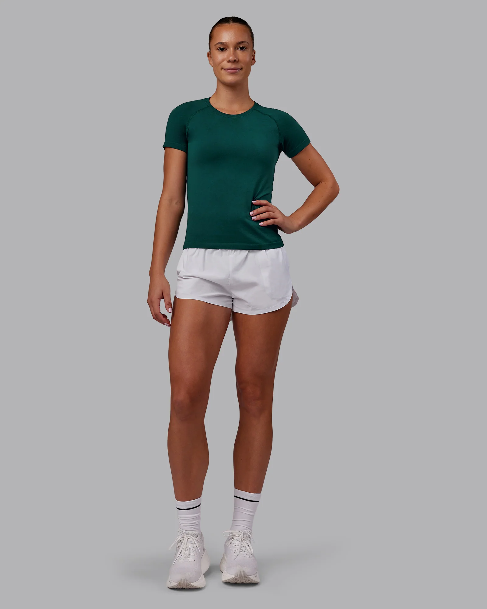 12969-aeroflx-seamless-tee-dark-moss-dark-moss-4.webp AeroFLX+ Seamless Tee - Dark Moss/Dark Moss
