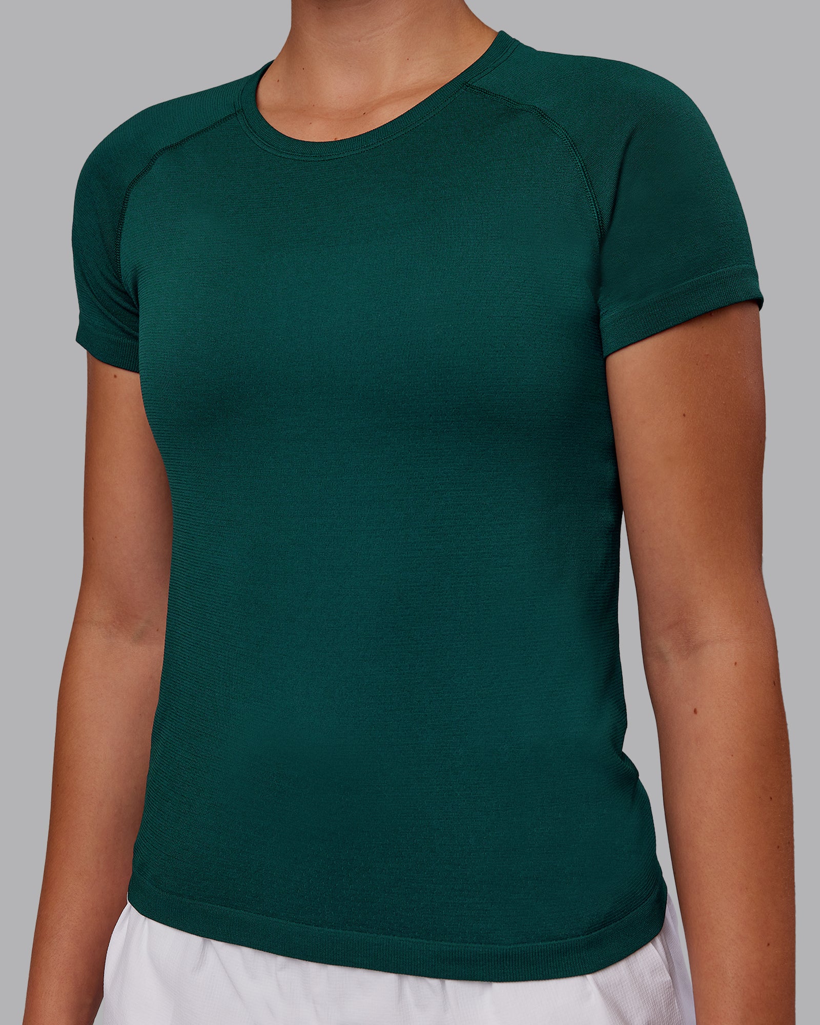 12969-aeroflx-seamless-tee-dark-moss-dark-moss-5.jpg AeroFLX+ Seamless Tee - Dark Moss/Dark Moss