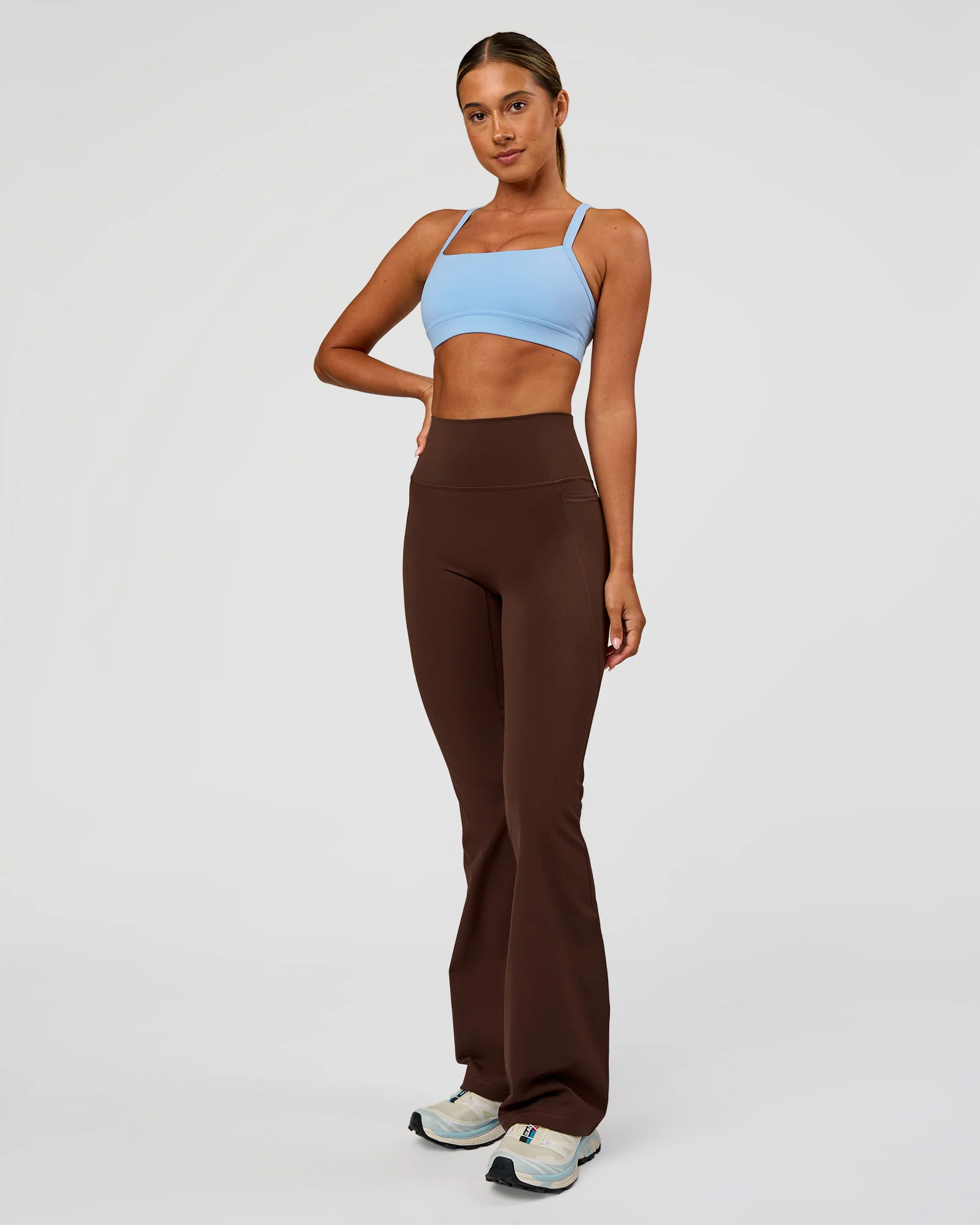 130-fusion-ultra-high-rise-flared-legging-pockets-hot-chocolate-5.webp Fusion Ultra High-Rise Flared Legging Pockets - Hot Chocolate